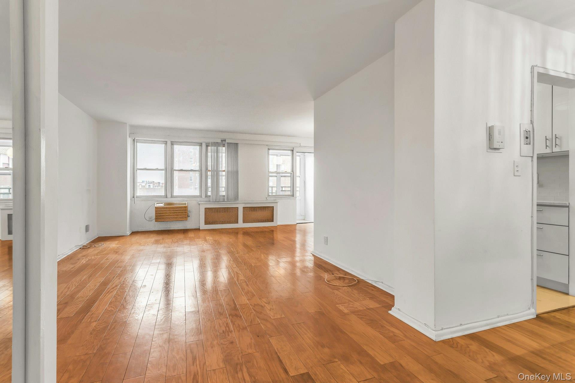 138-10 Franklin Avenue 9j Property Photo 6
