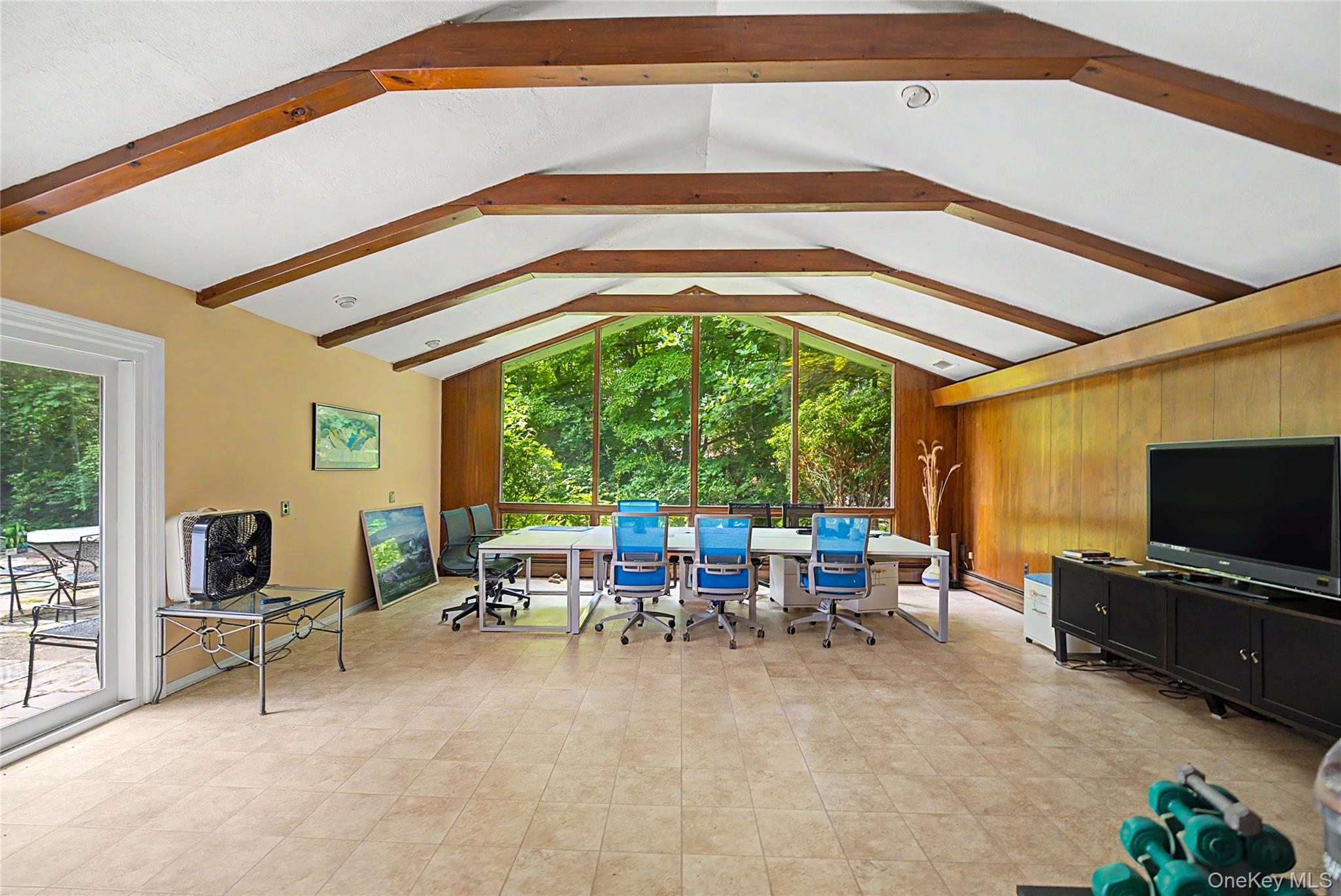 10 Hempton Road Property Photo 12