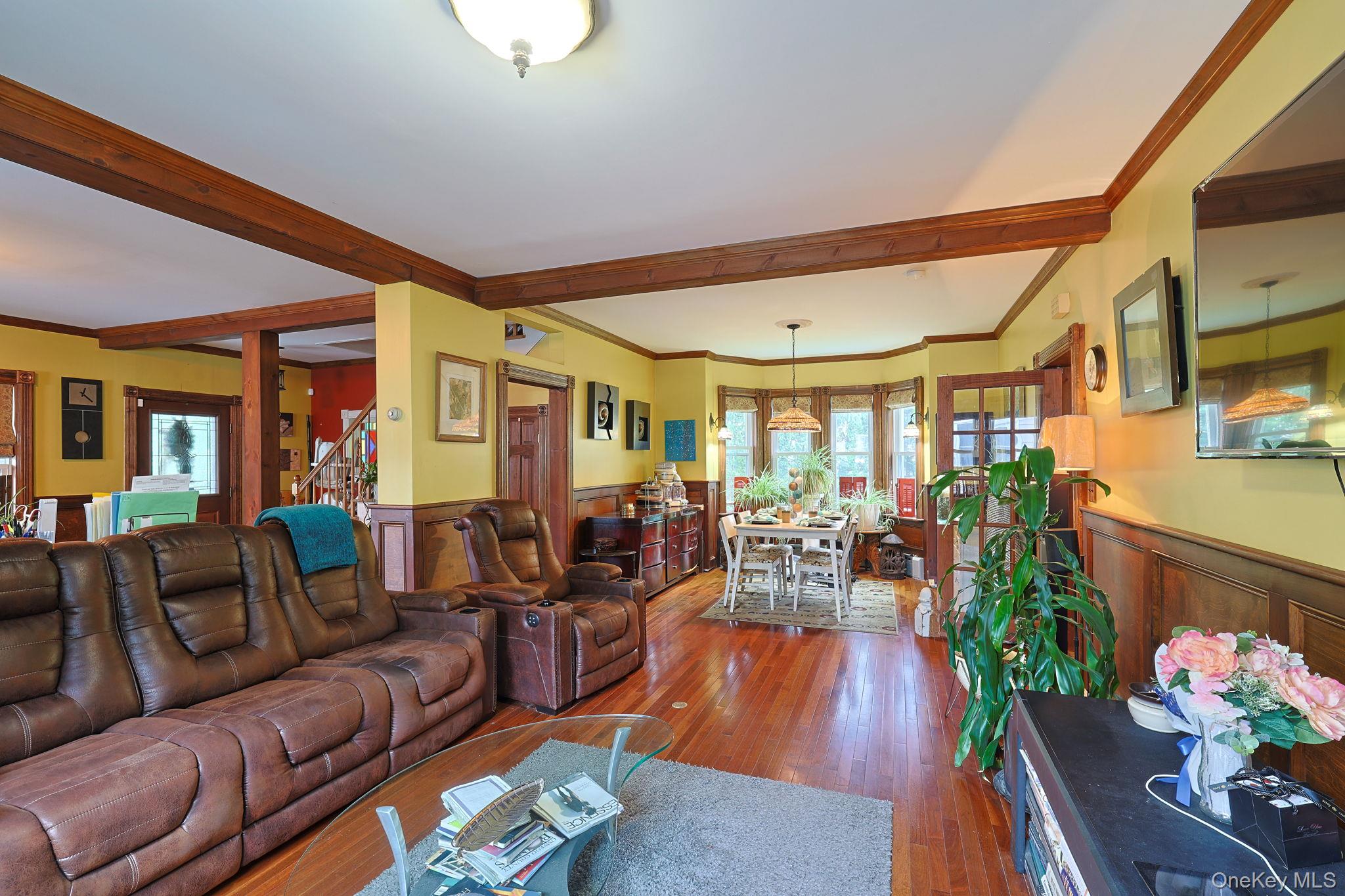 8 Bartlett Street Property Photo 11