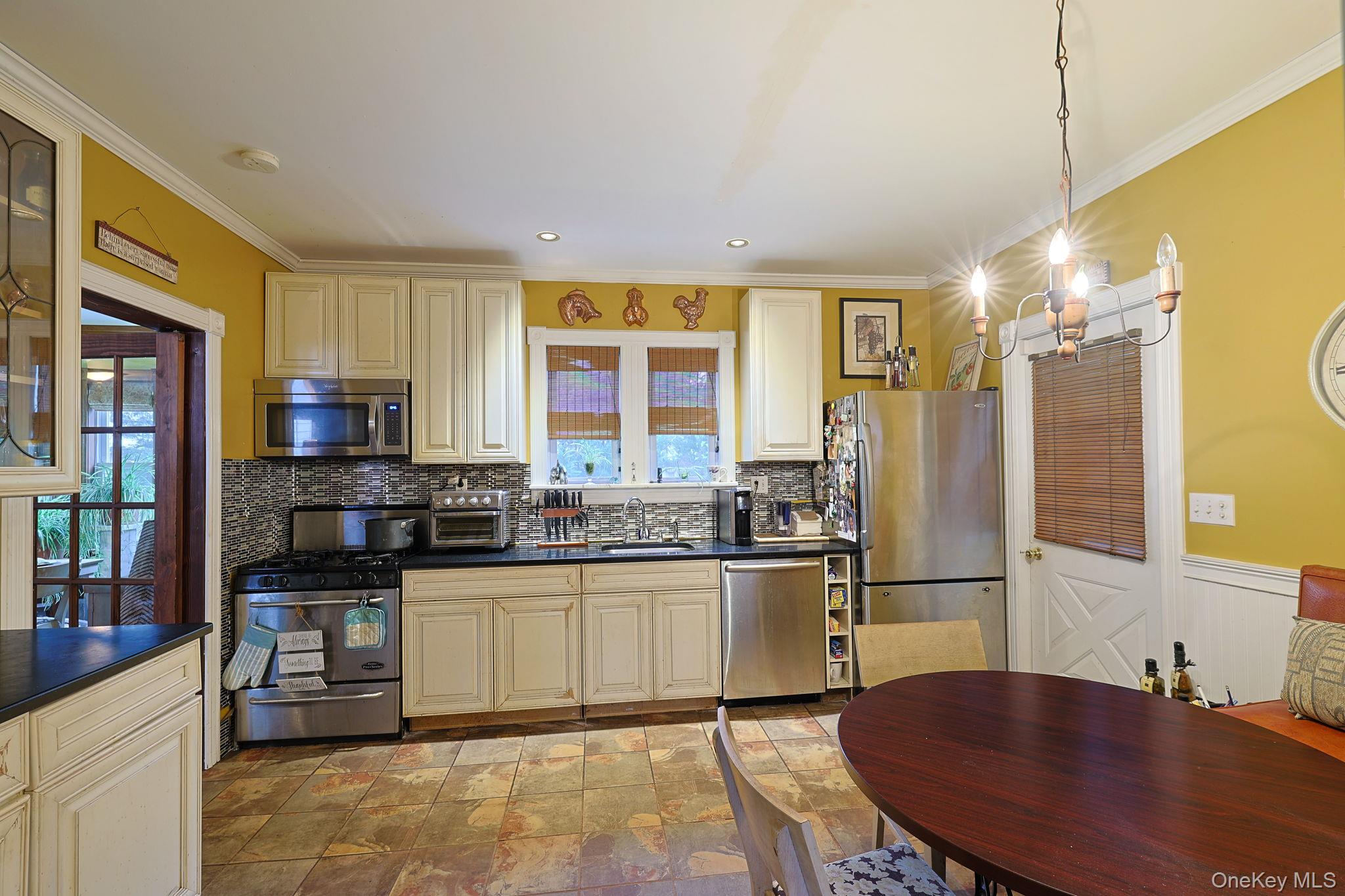 8 Bartlett Street Property Photo 13