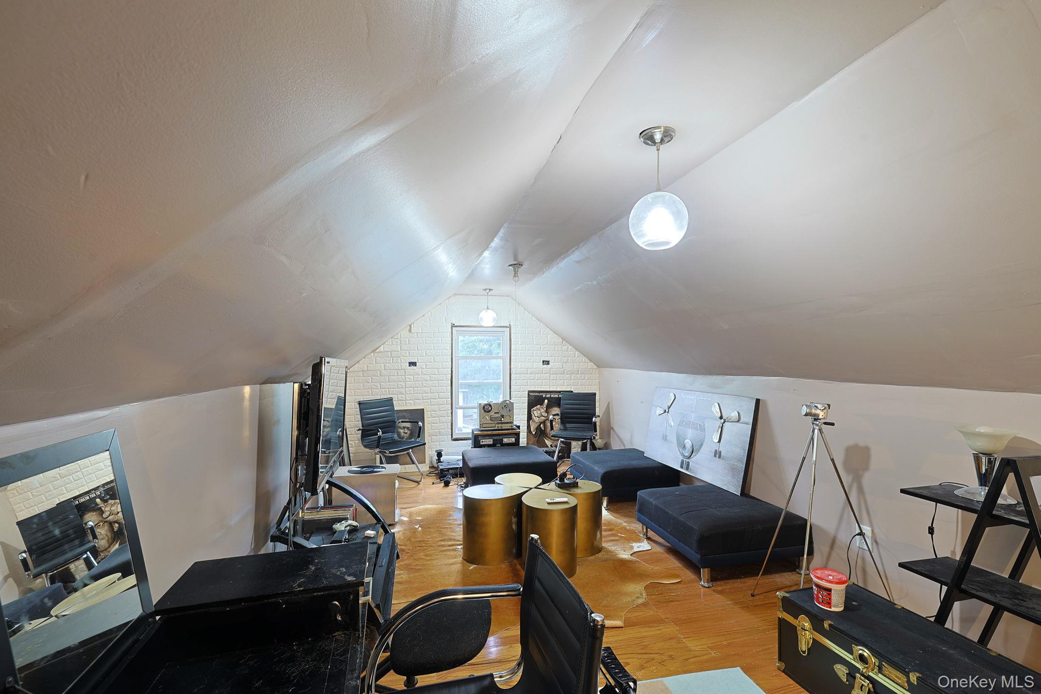 8 Bartlett Street Property Photo 20