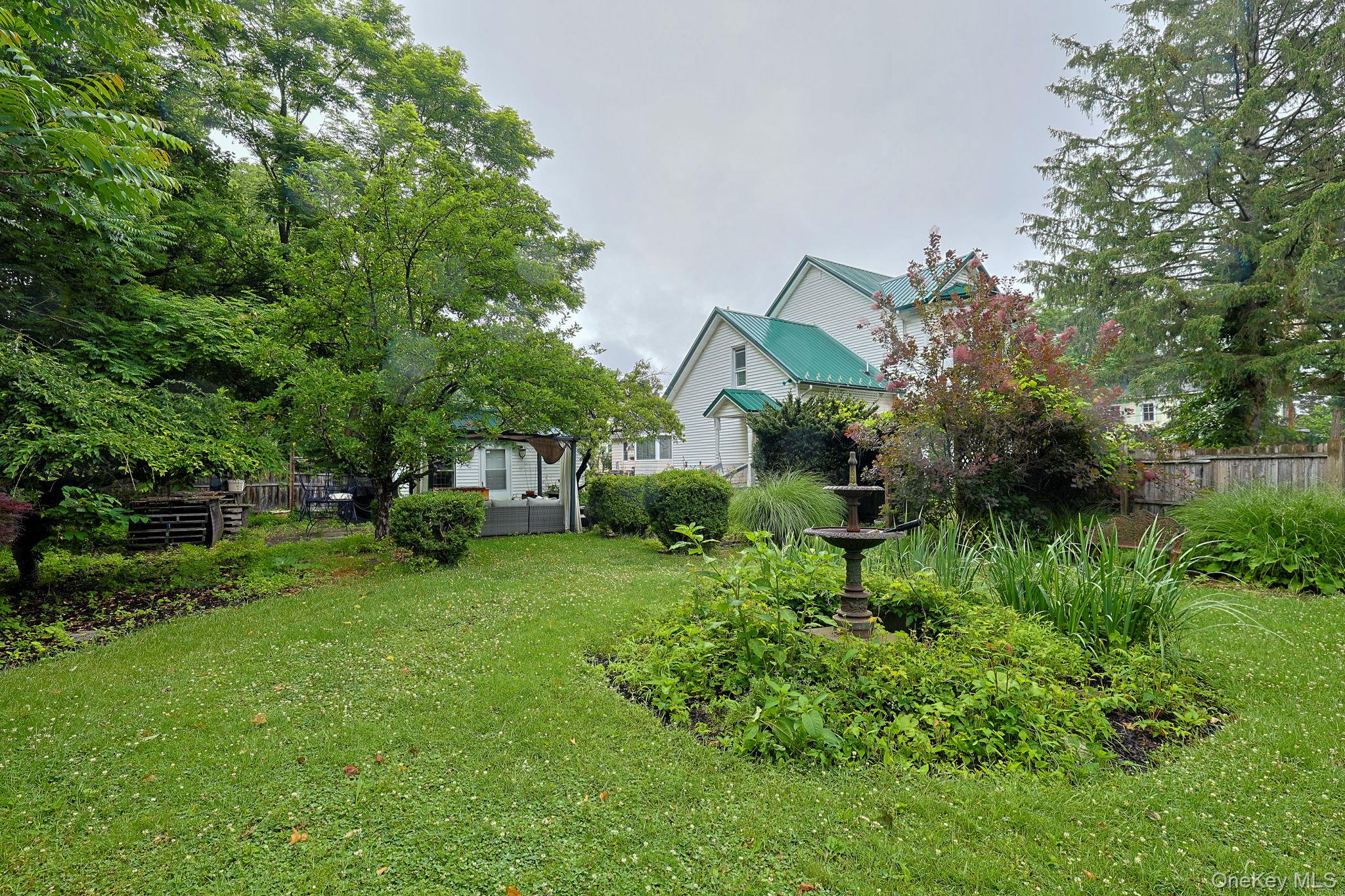 8 Bartlett Street Property Photo 24