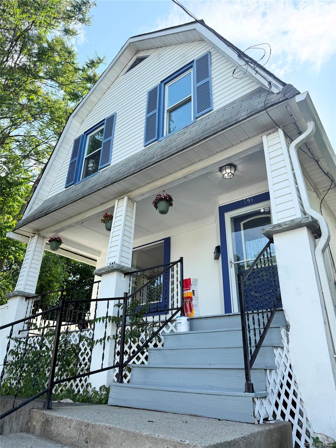 101 N Beacon Street Property Photo 1