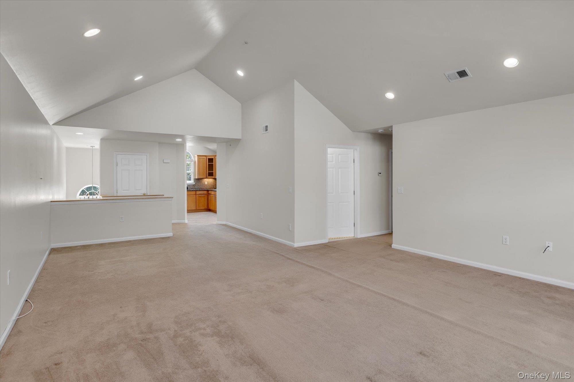 160 Christine Drive Property Photo 6