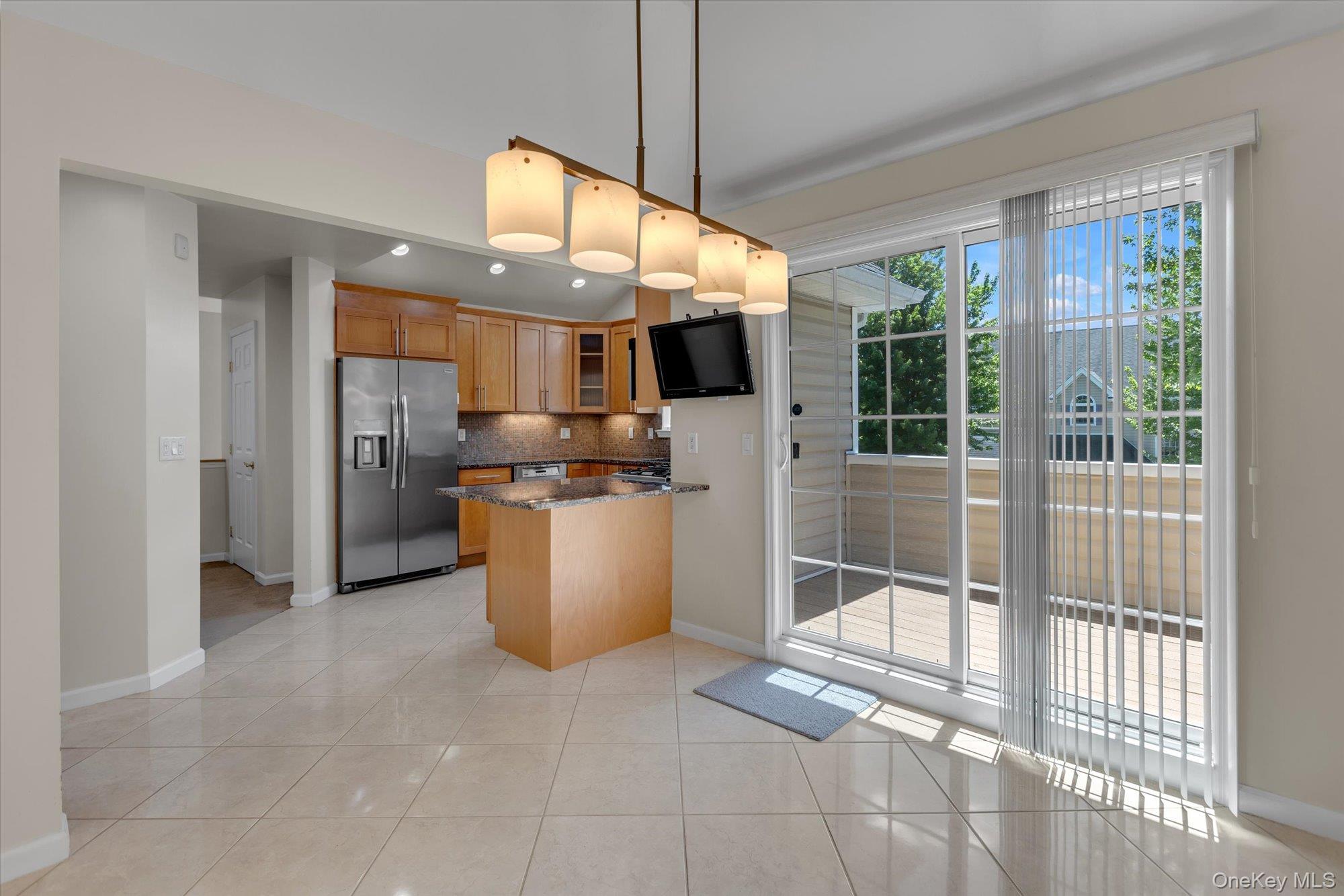 160 Christine Drive Property Photo 11