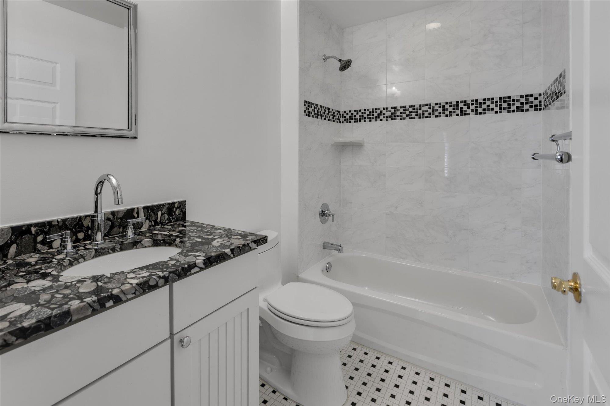 160 Christine Drive Property Photo 18