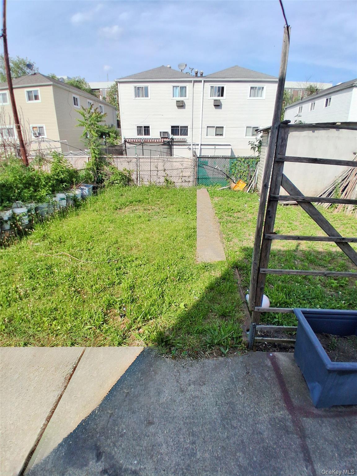 636 Logan Avenue Property Photo 4
