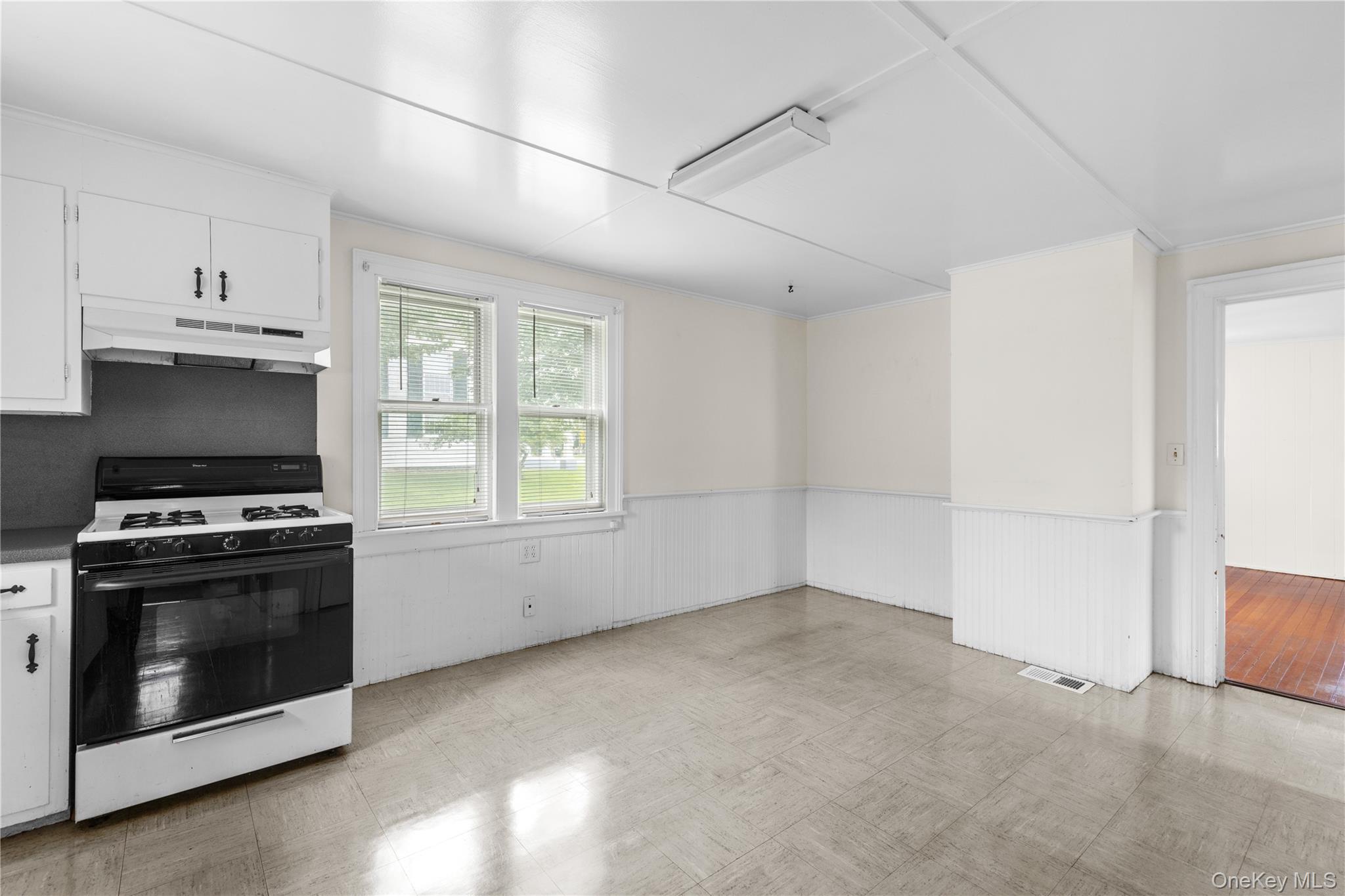 1586 Main Road Property Photo 9