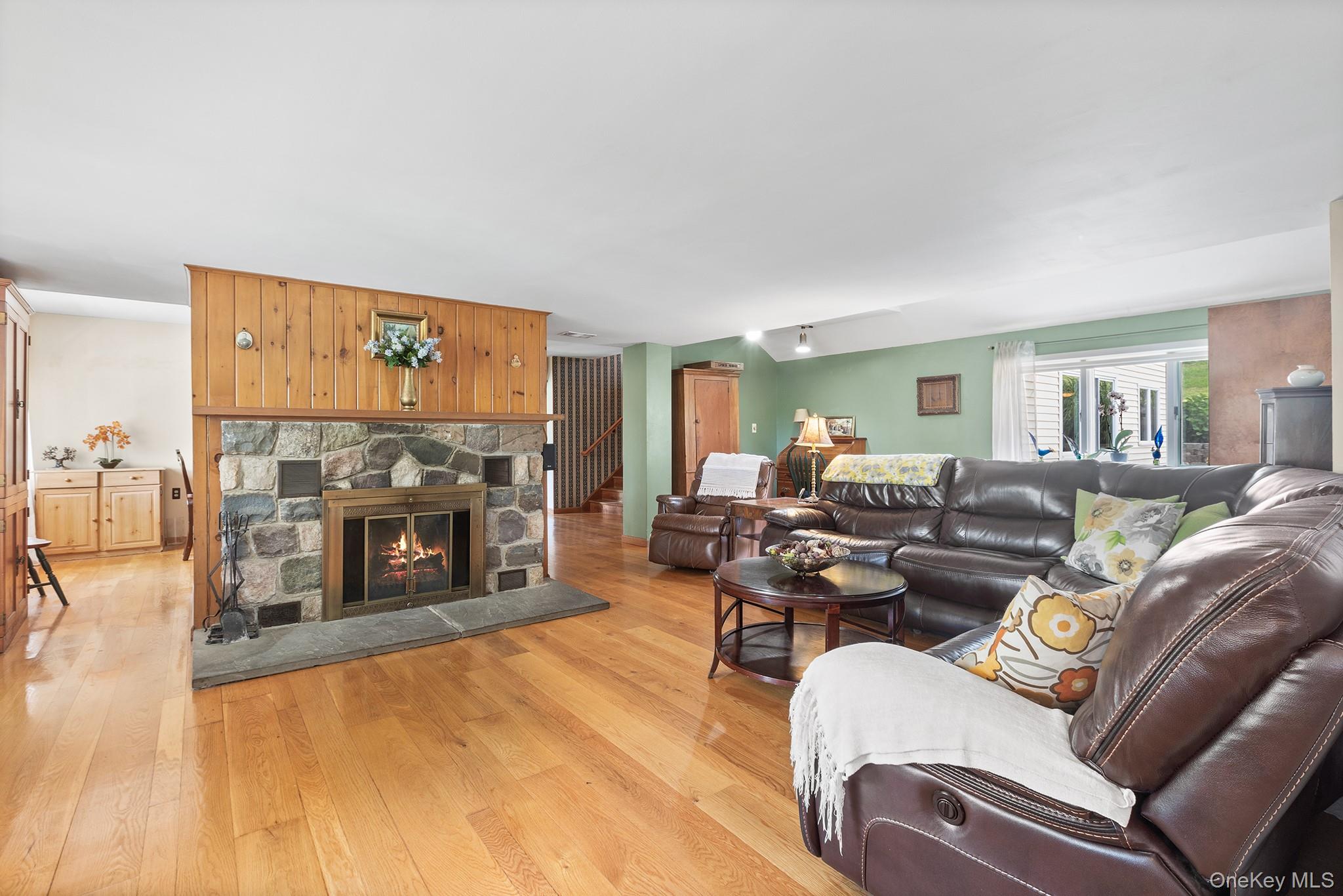 37 S Plank Road Property Photo 10