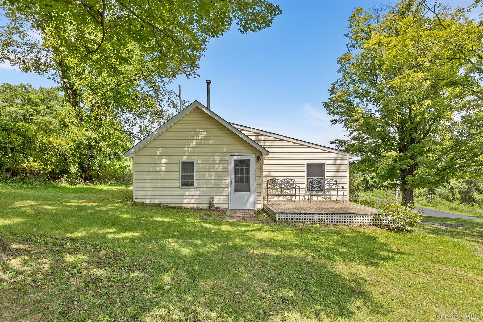 37 S Plank Road Property Photo 17