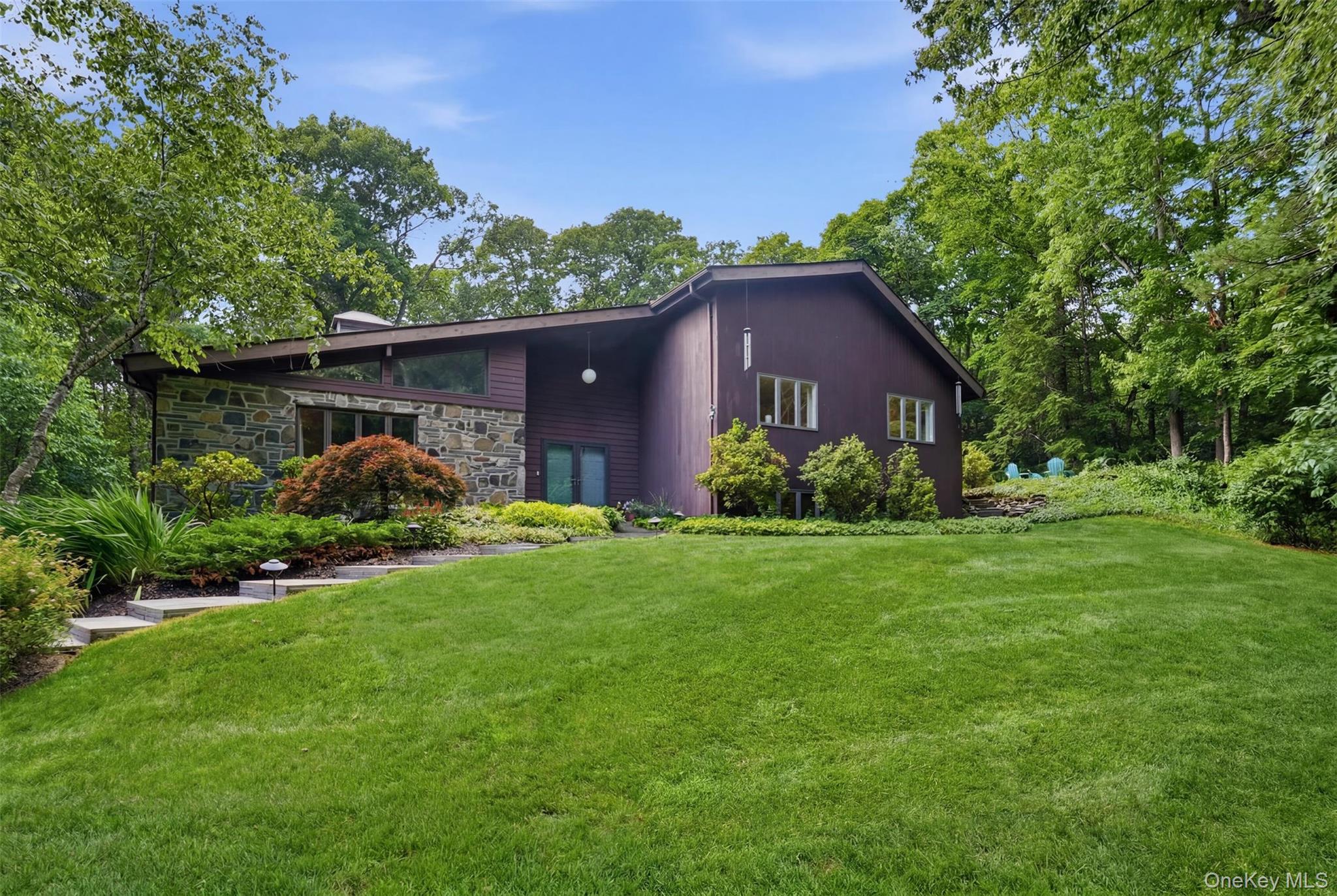 17 Stoutenburgh Drive
