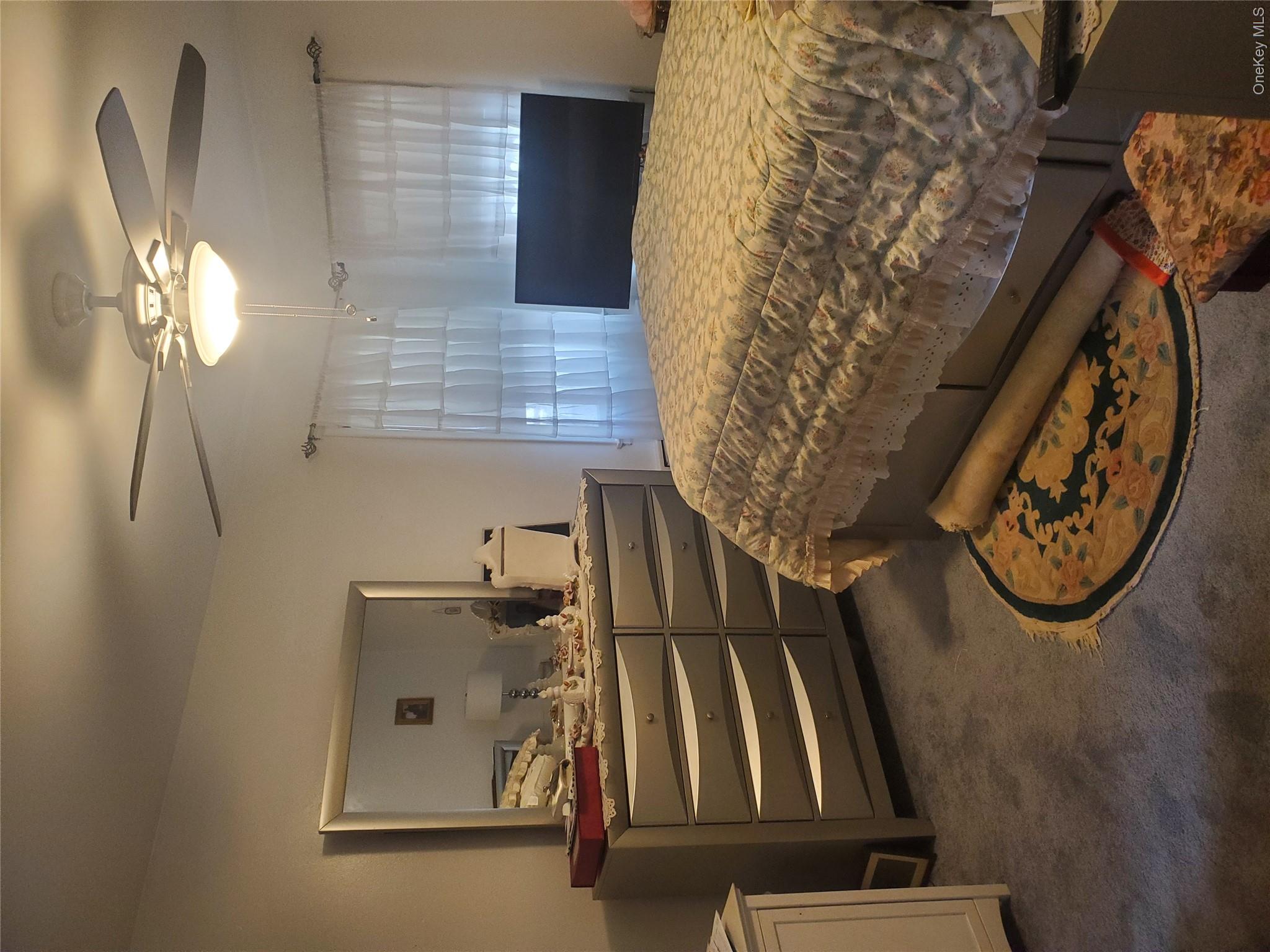 1267 E 58th Street Property Photo 8