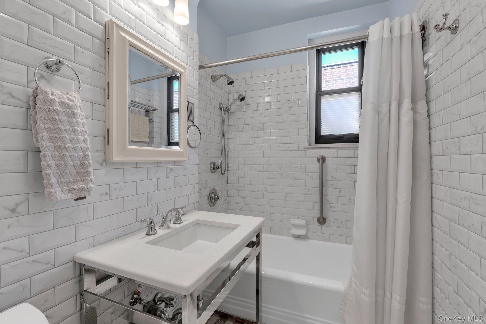 84-51 Beverly Road 6a Property Photo 9