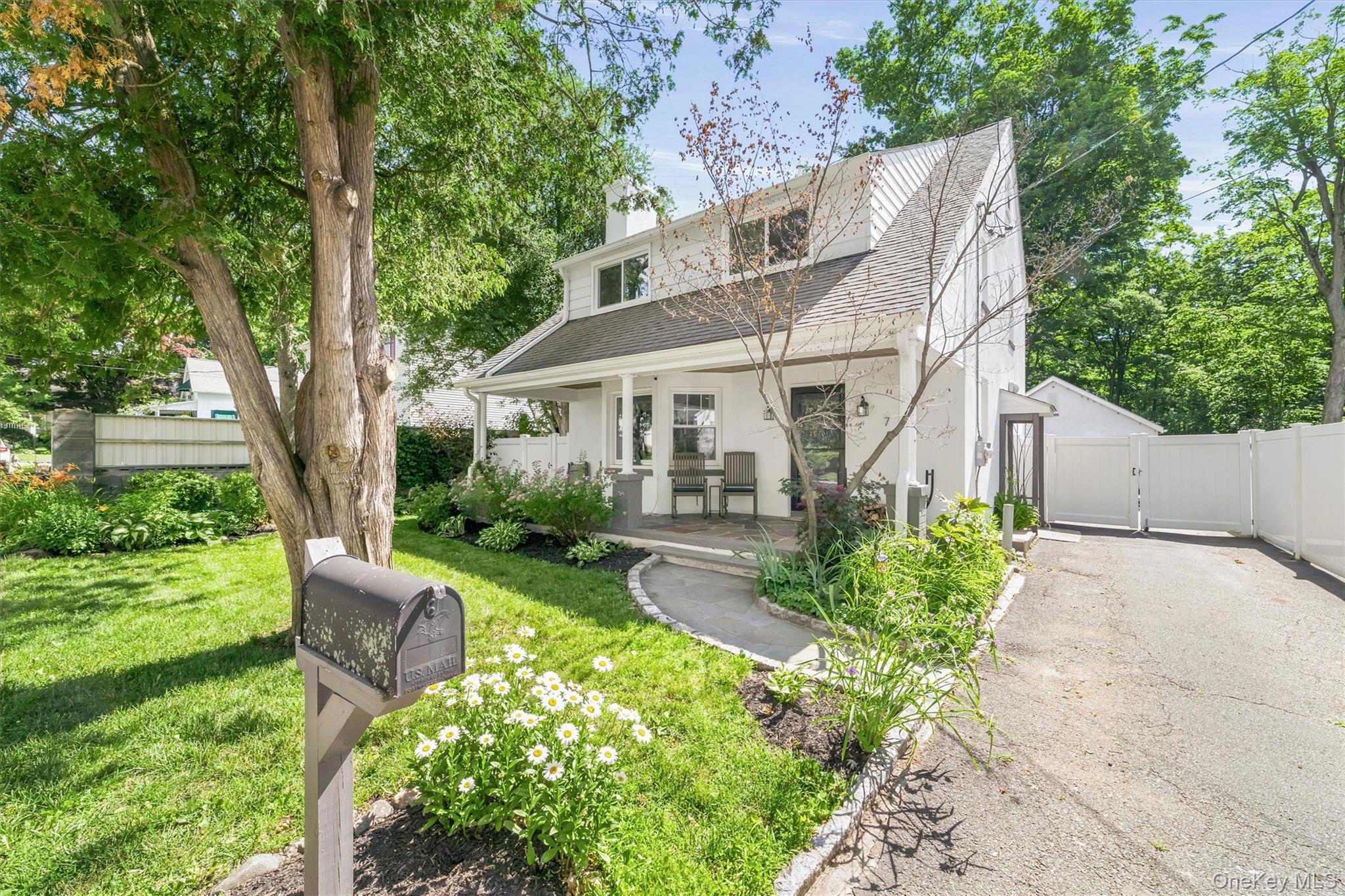 7 Brook Place Property Photo 2