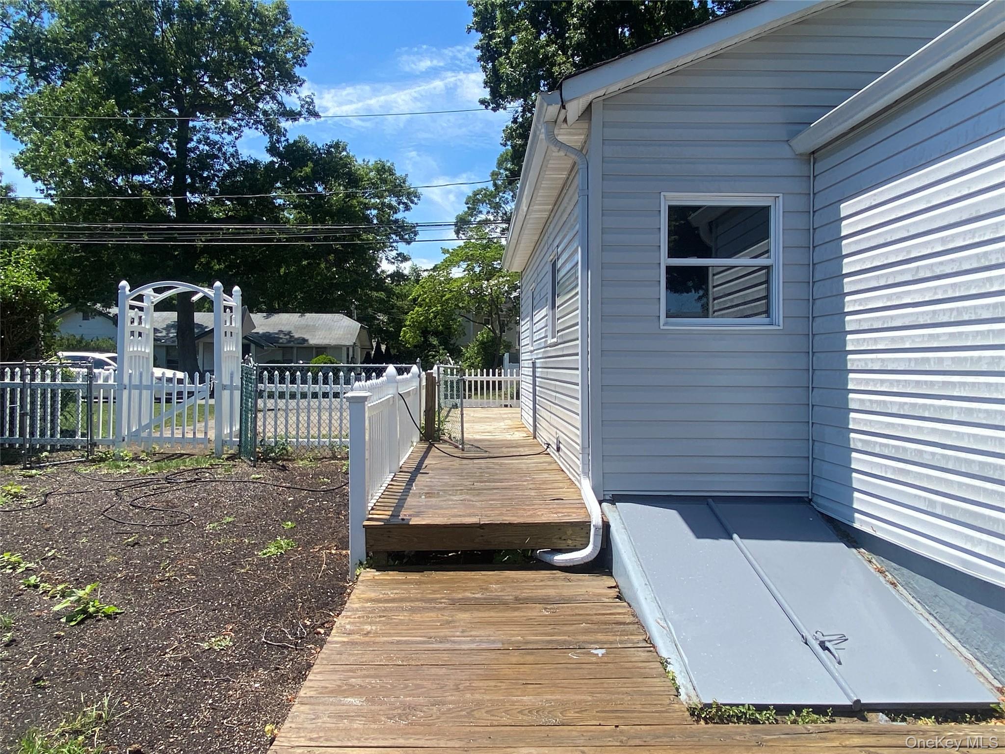 101 Rose Drive Property Photo 5