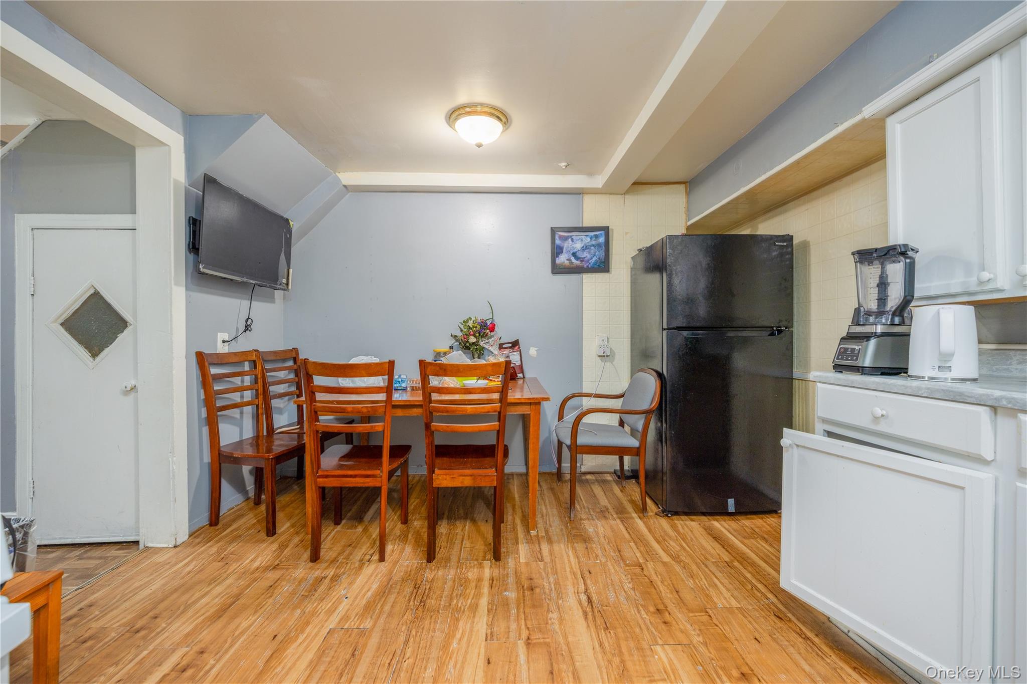 142 W Parmenter Street 2 Property Photo 6