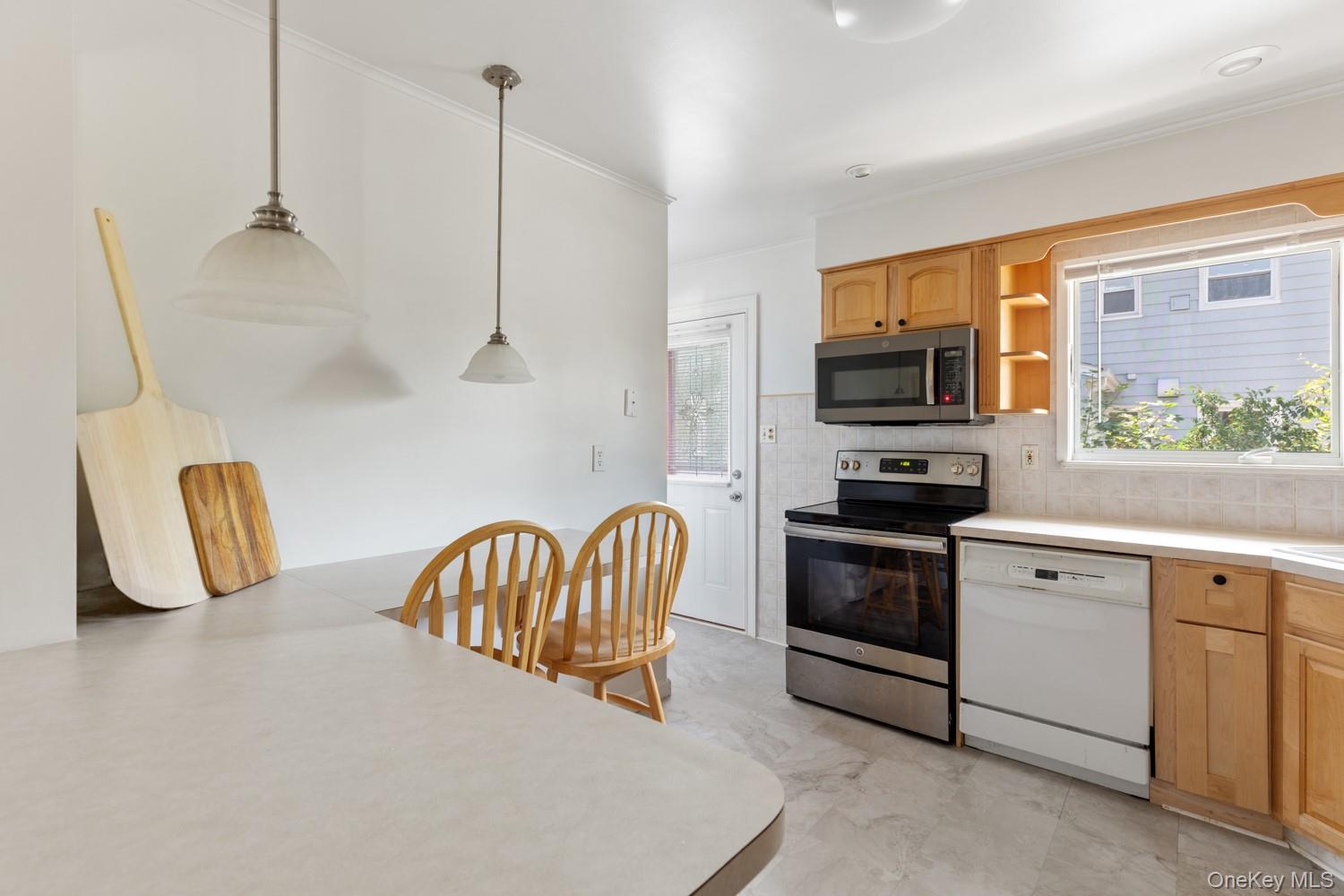 54 Oak Street Property Photo 9
