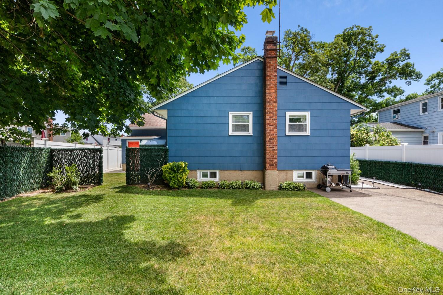 54 Oak Street Property Photo 17