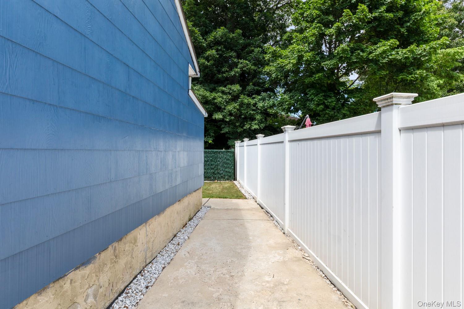 54 Oak Street Property Photo 20