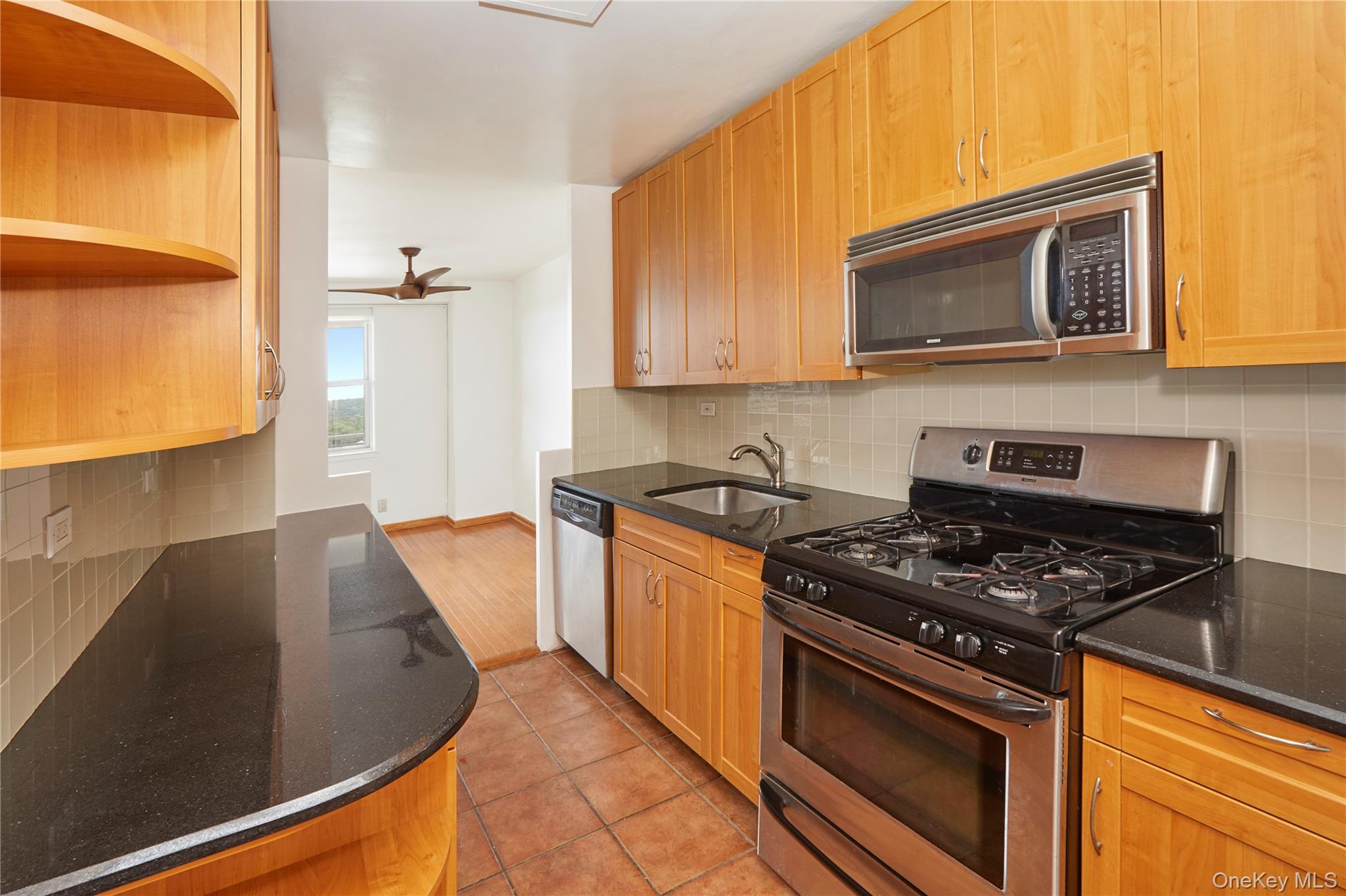 5700 Arlington Avenue 19g Property Photo 10