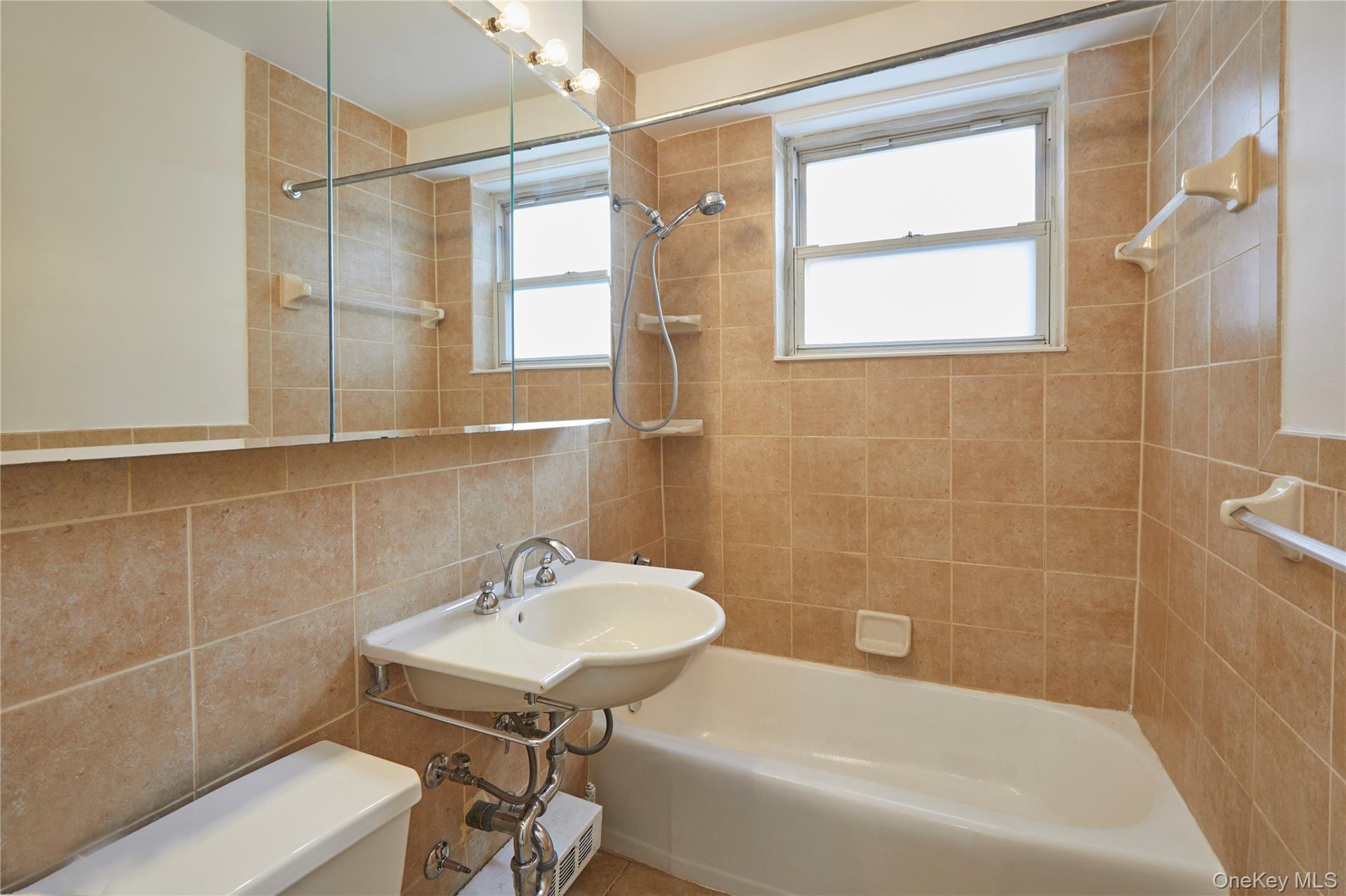 5700 Arlington Avenue 19g Property Photo 11