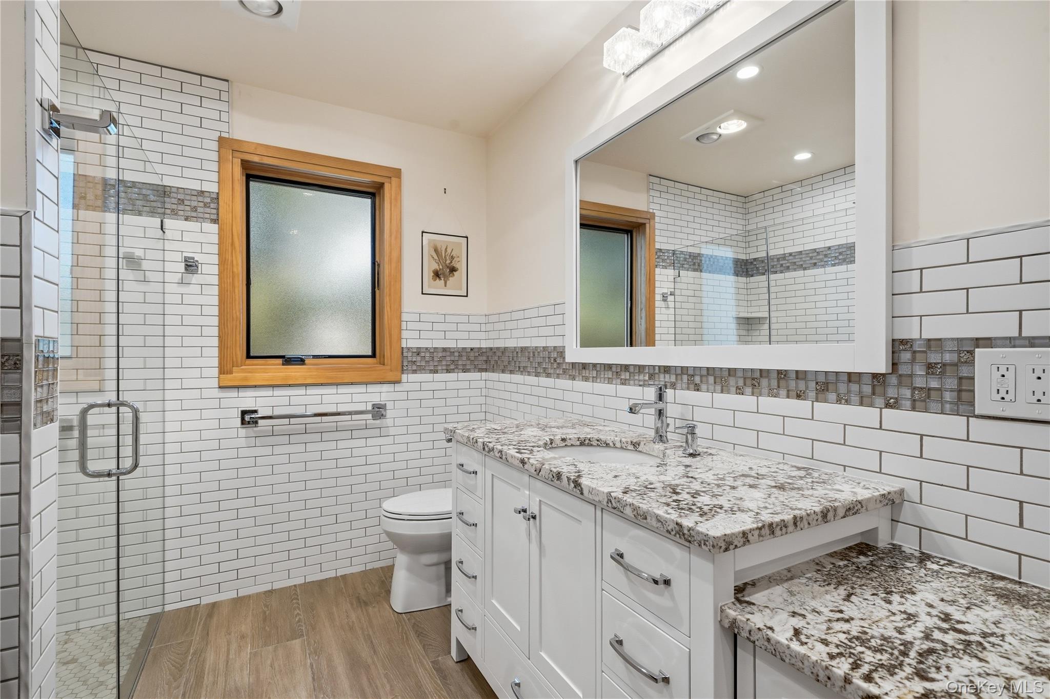 2540 Riverside Avenue Property Photo 11