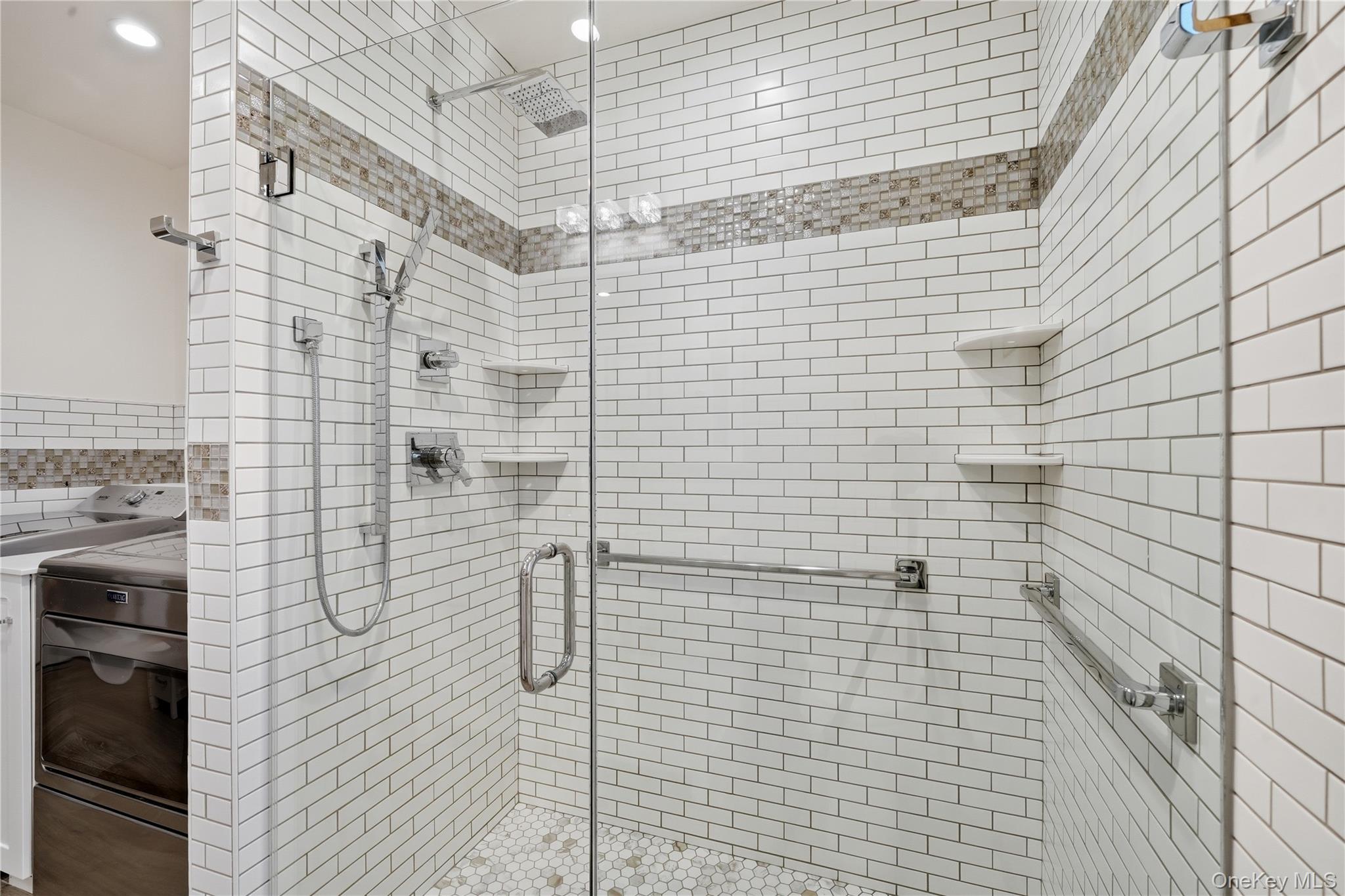2540 Riverside Avenue Property Photo 13