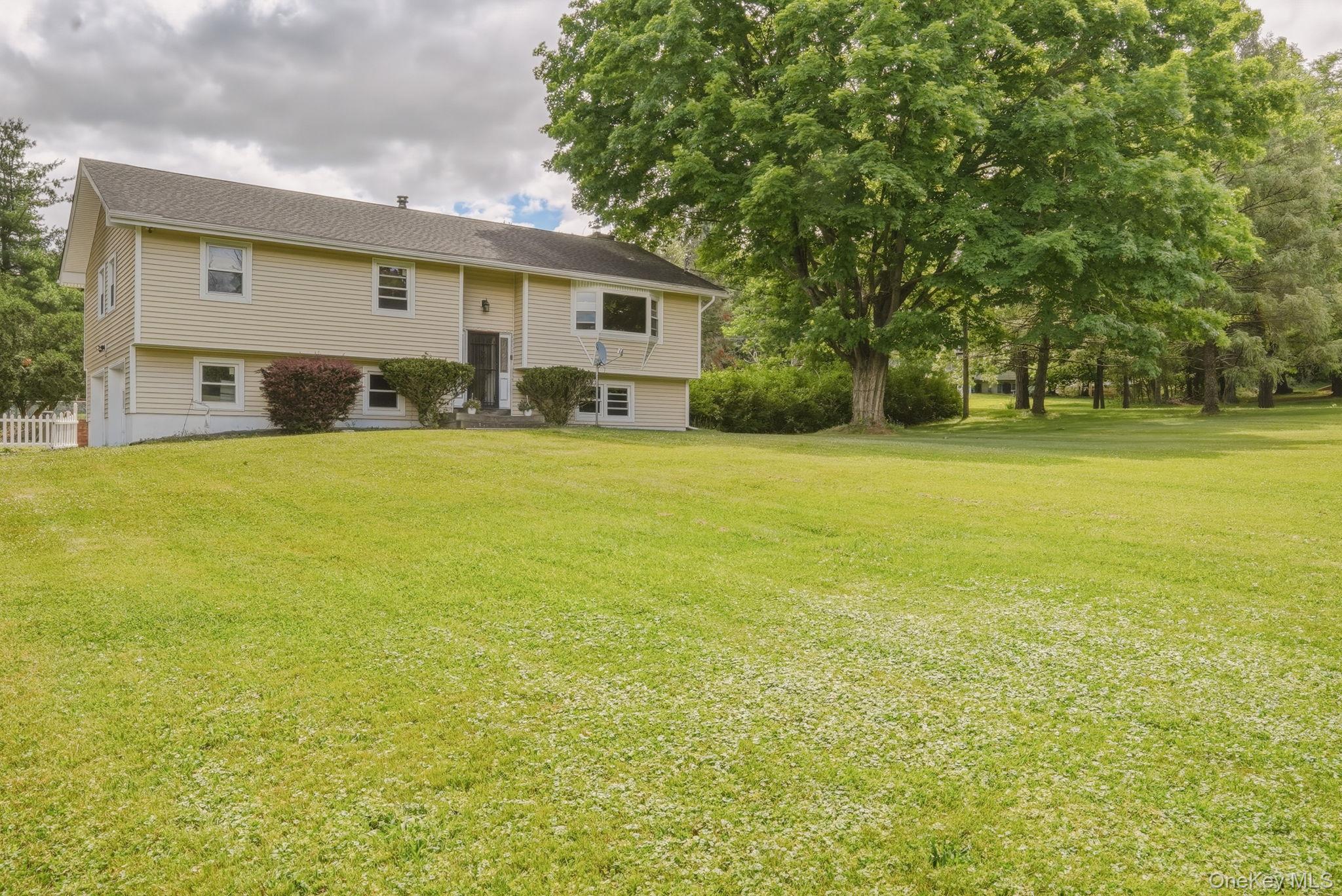4 Hunt Drive Property Photo 2