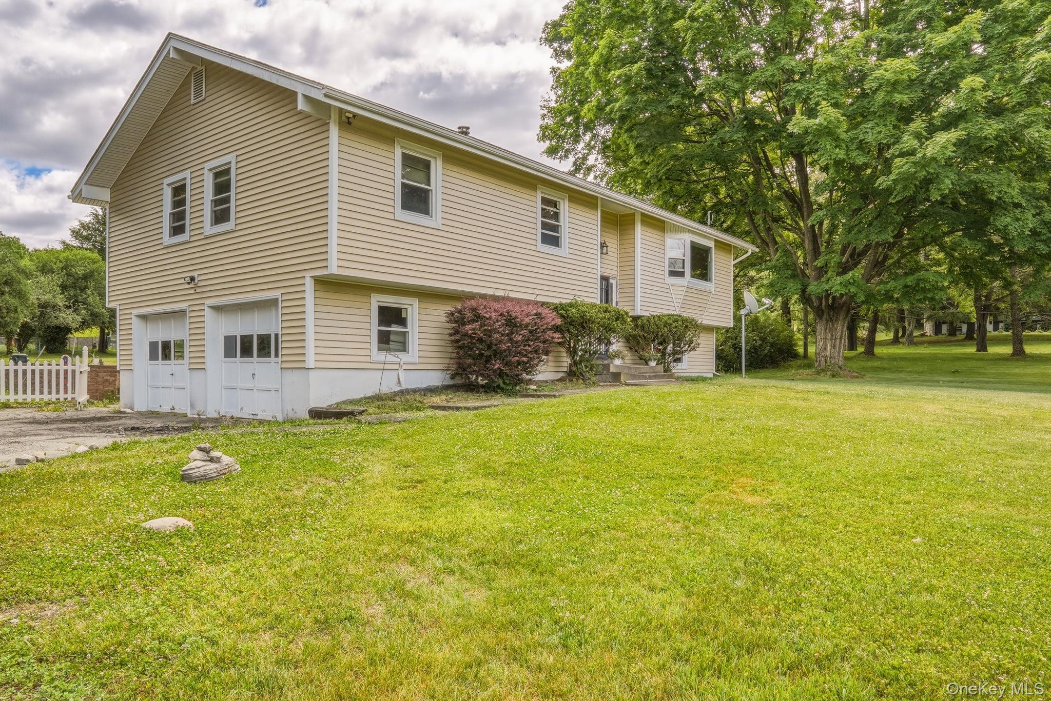 4 Hunt Drive Property Photo 3
