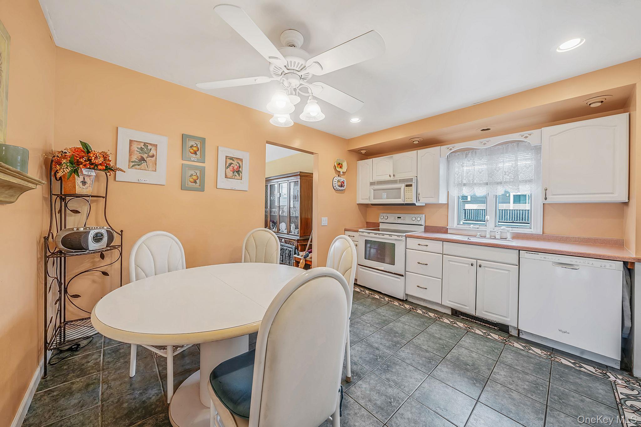 4007 Clark Street Property Photo 9