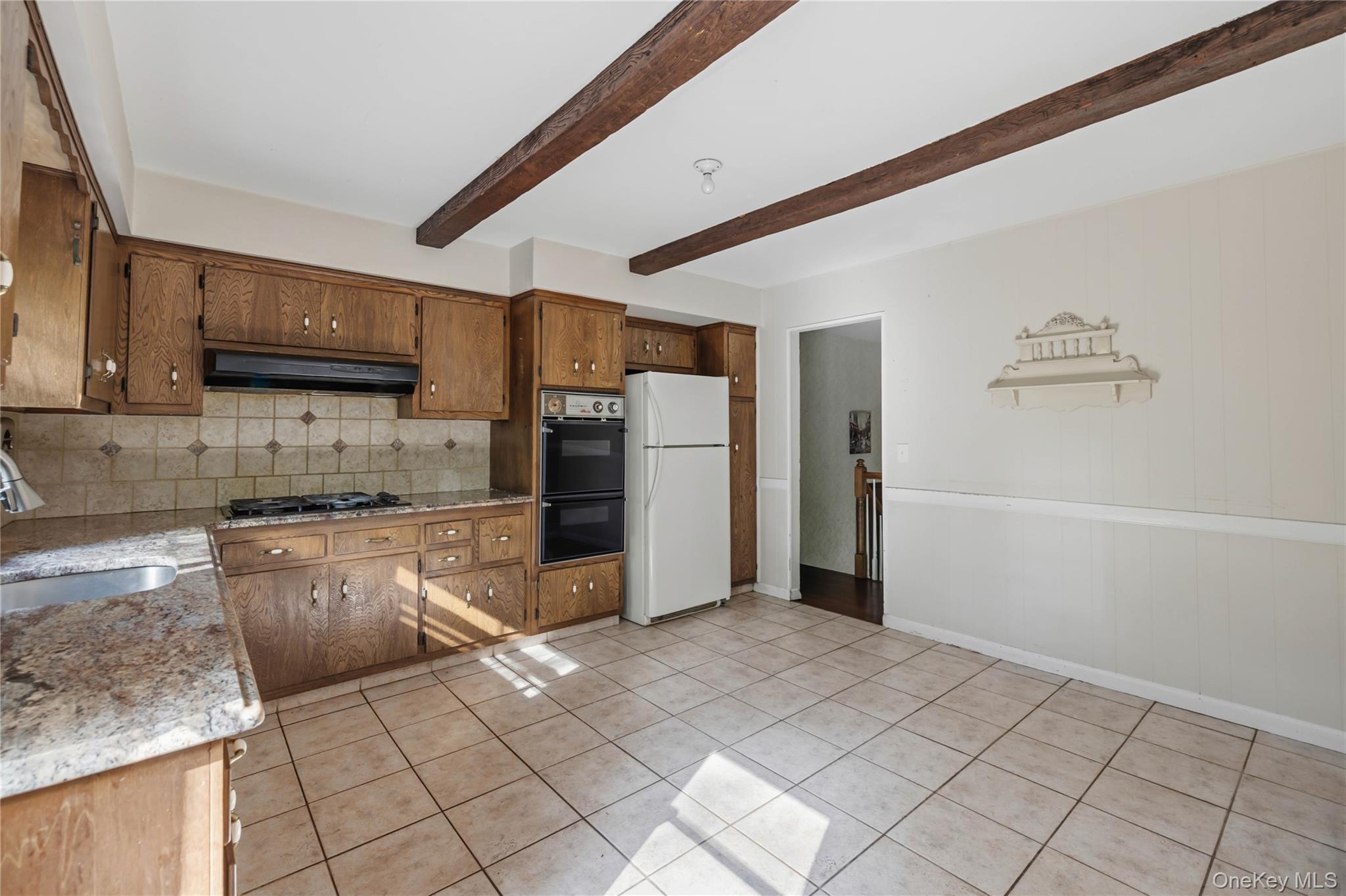 9 Adams Lane Property Photo 13