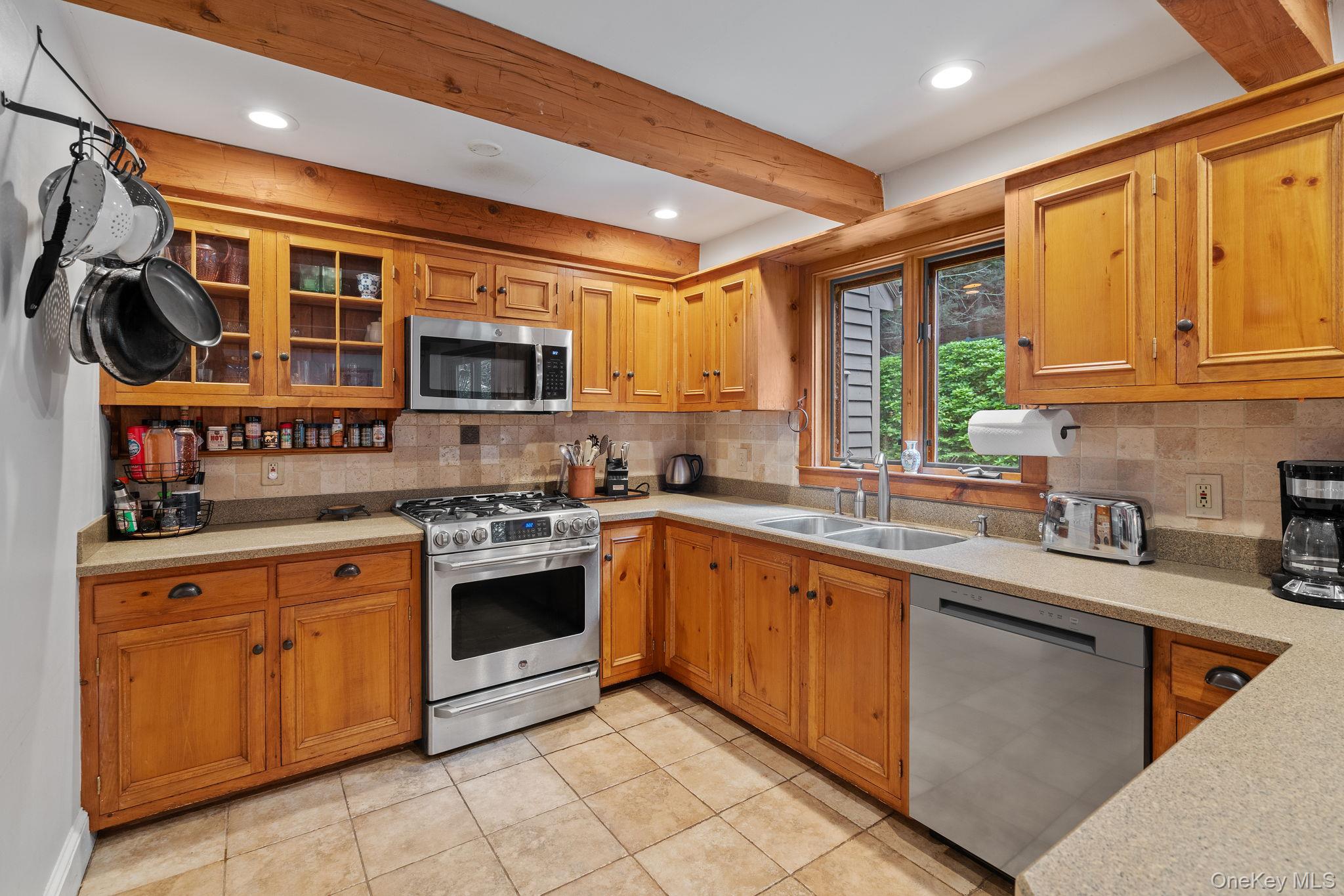 165 Benedict Road Property Photo 3