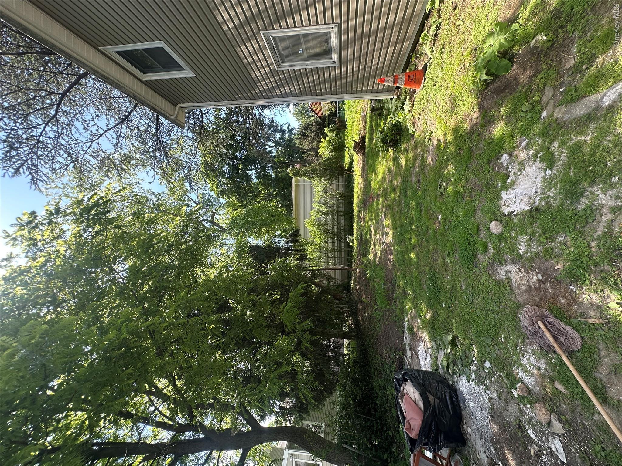 423 Hinman Place Property Photo 3