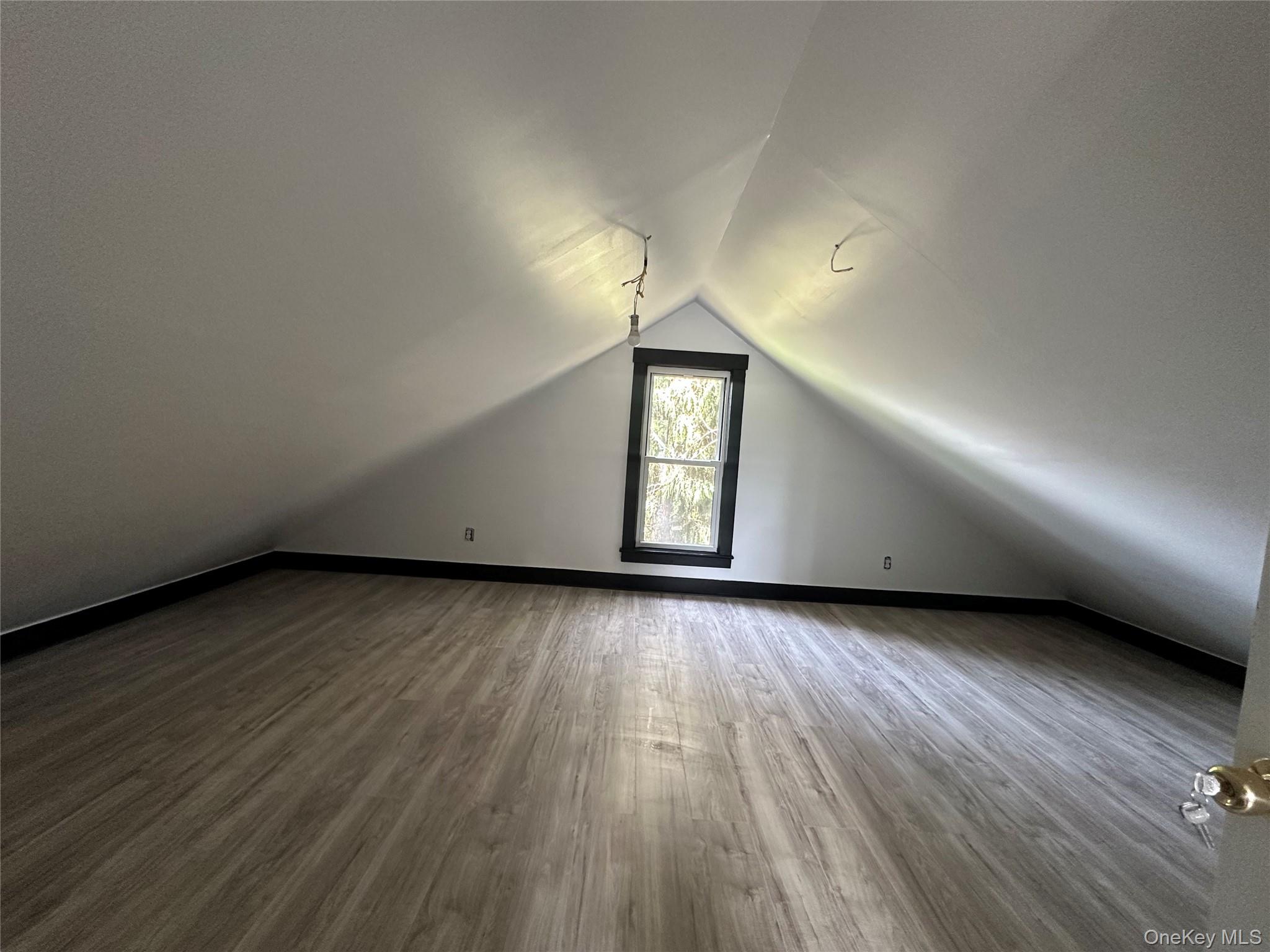 423 Hinman Place Property Photo 17