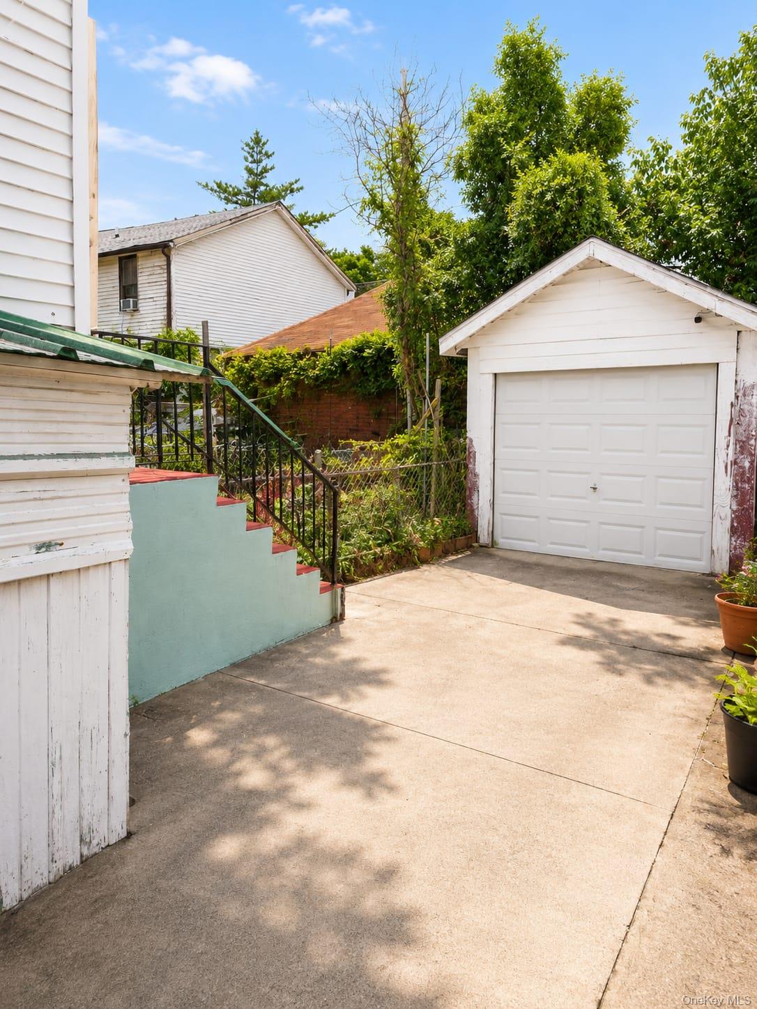 1158 Leland Avenue Property Photo 8