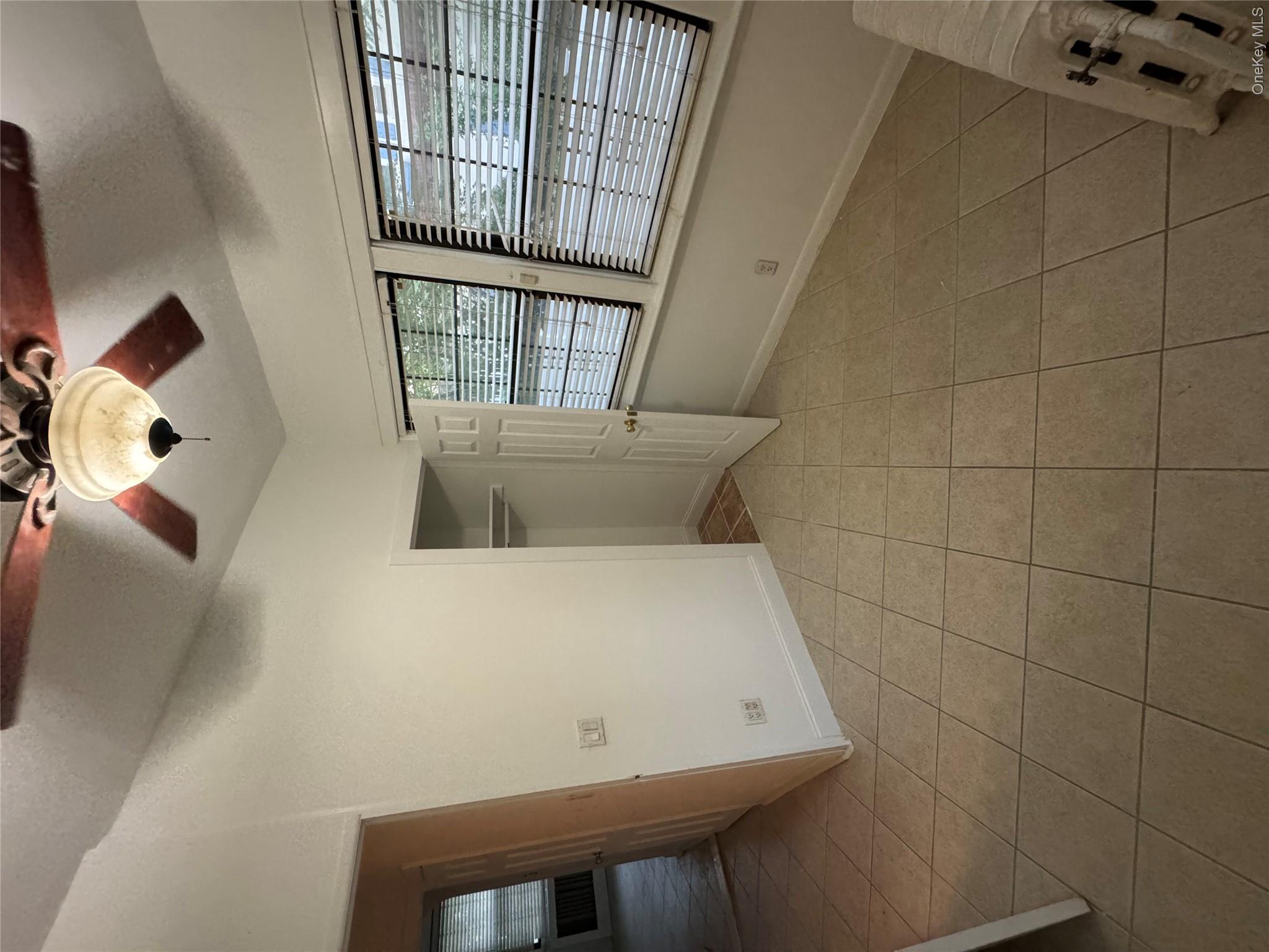 16008 12th Road Property Photo 3