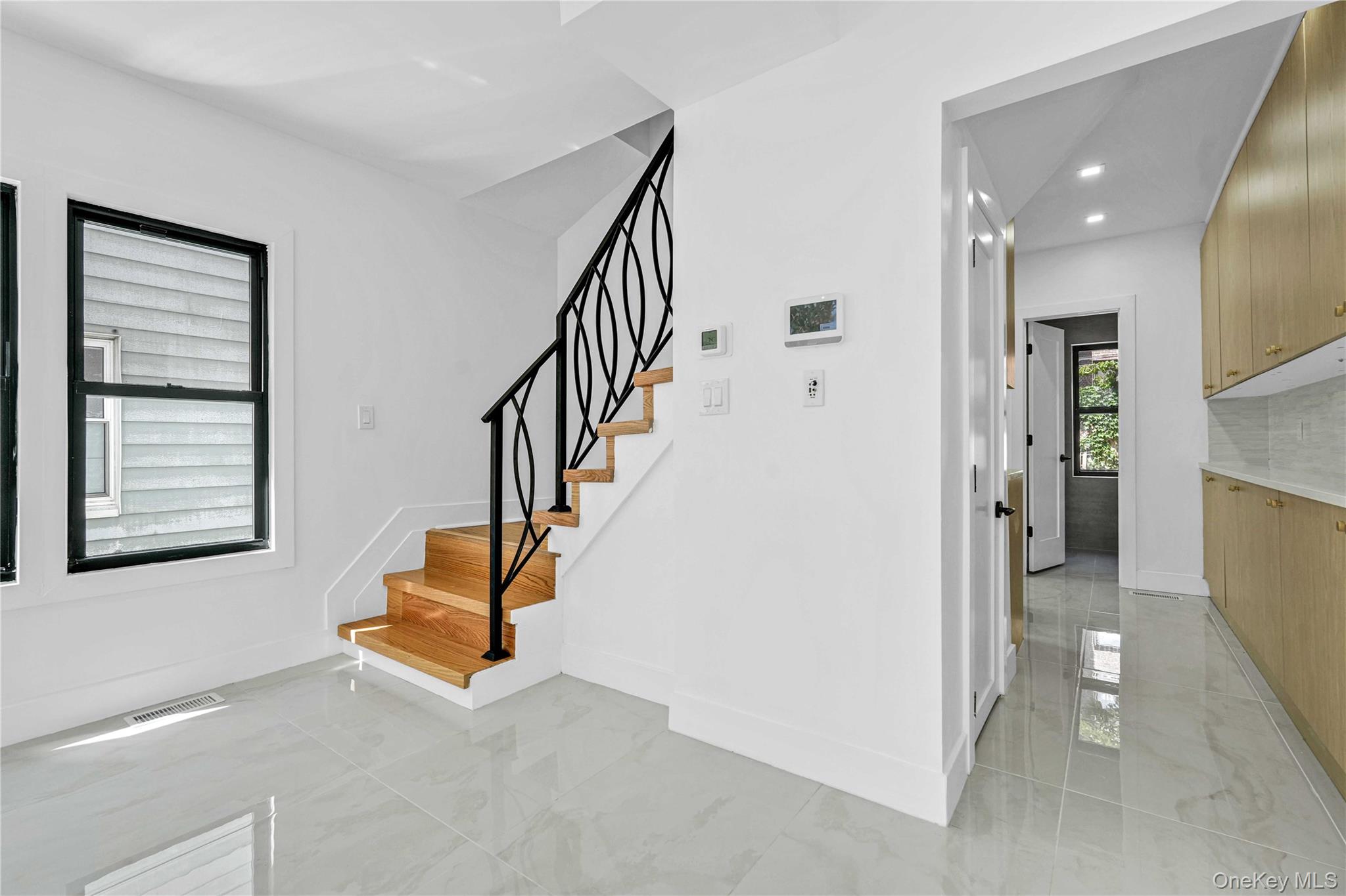 1050 E 31st Street Property Photo 6
