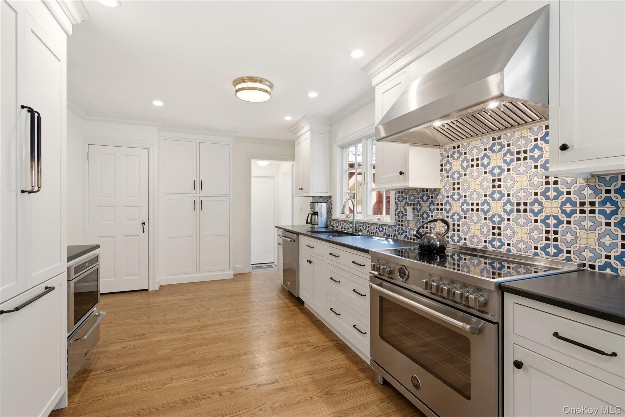 2 Saint Marks Place Property Photo 11