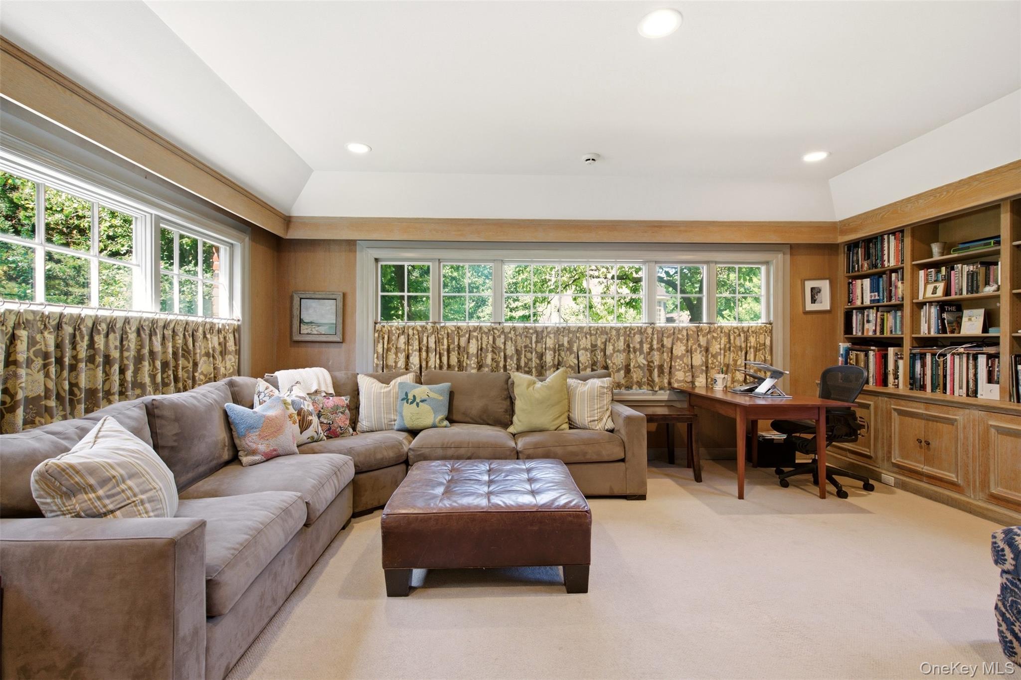 2 Saint Marks Place Property Photo 14
