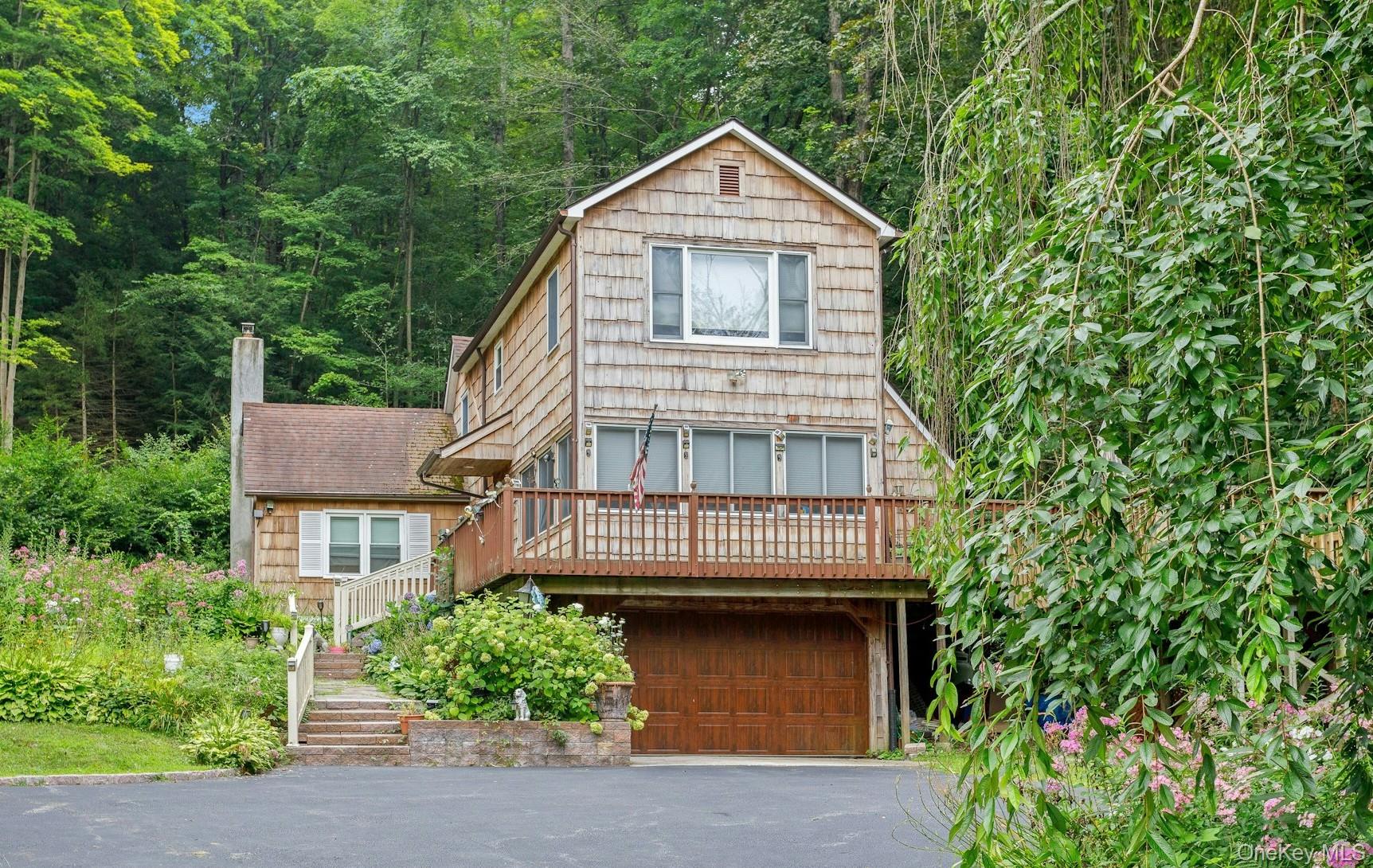 934 Peekskill Hollow Road Property Photo 1
