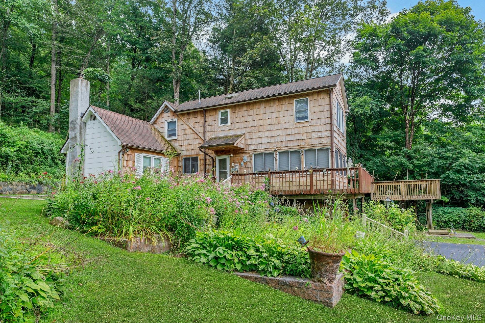 934 Peekskill Hollow Road Property Photo 3