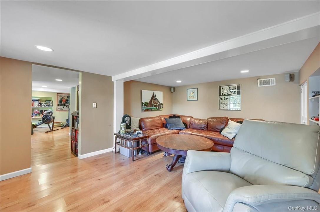 9 Echo Lane Property Photo 23