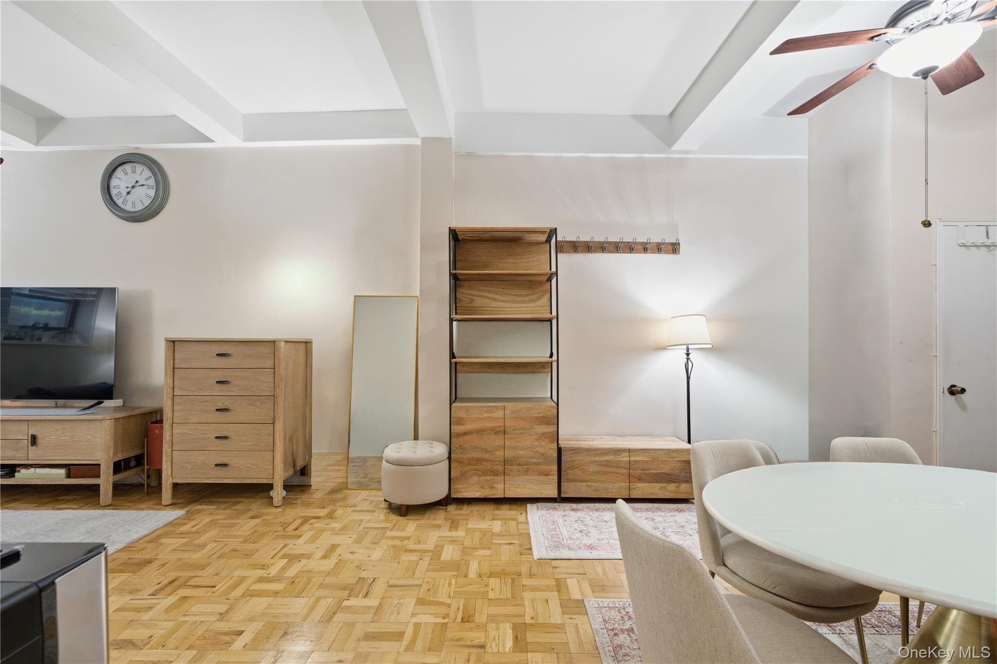 83-40 Austin Street 1s Property Photo 4