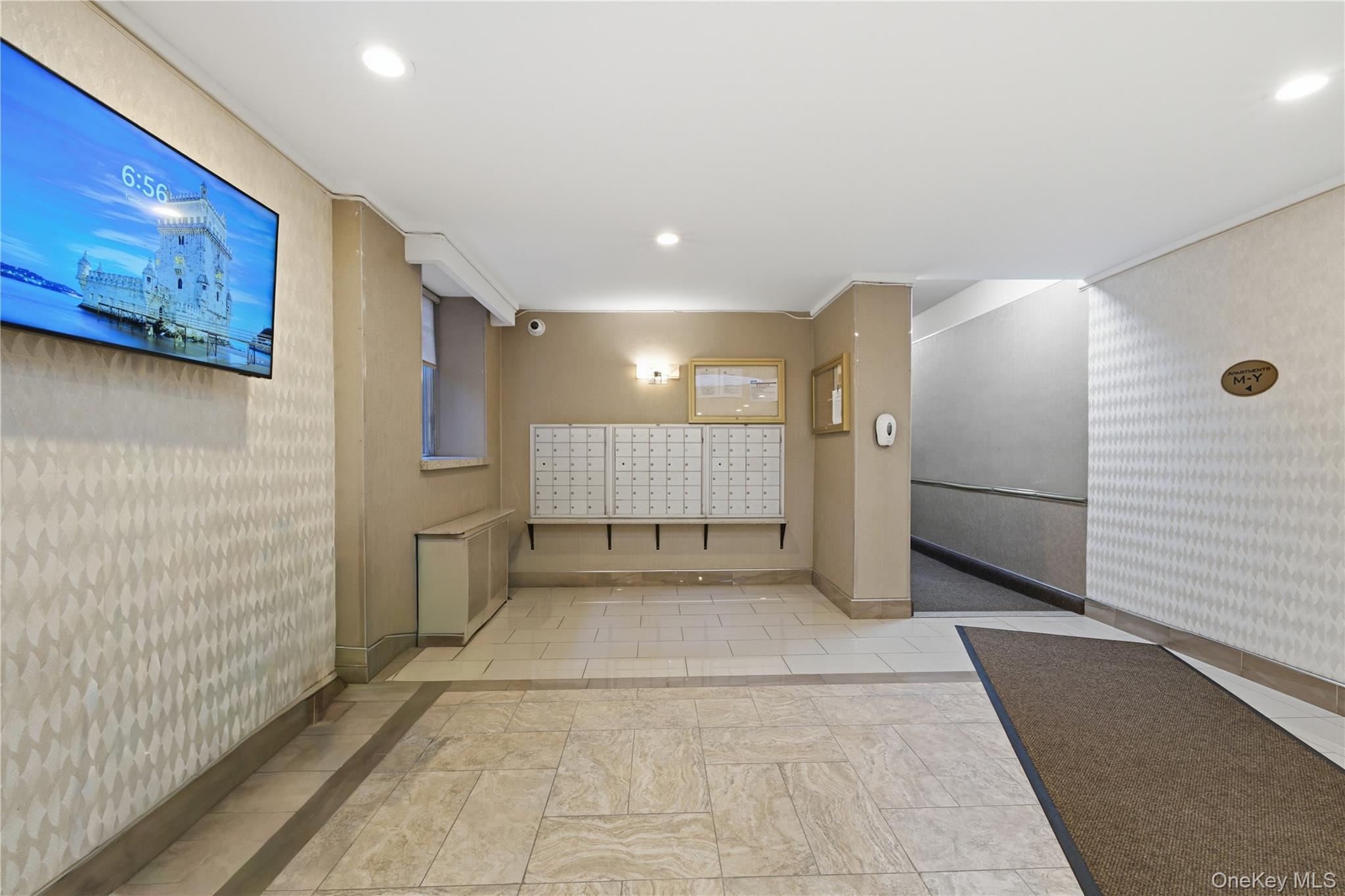 83-40 Austin Street 1s Property Photo 16