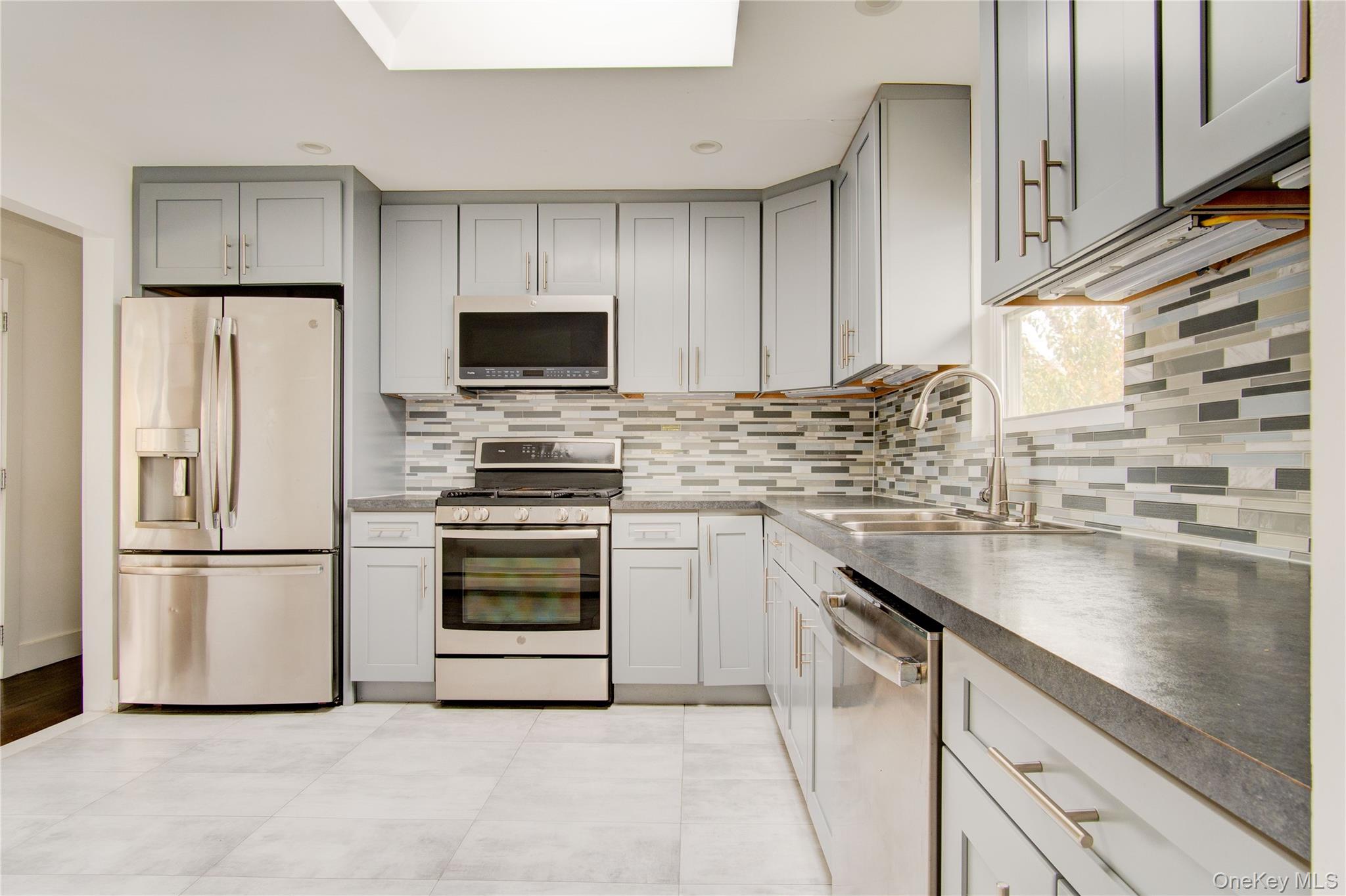 867 Bryant Street Property Photo 7