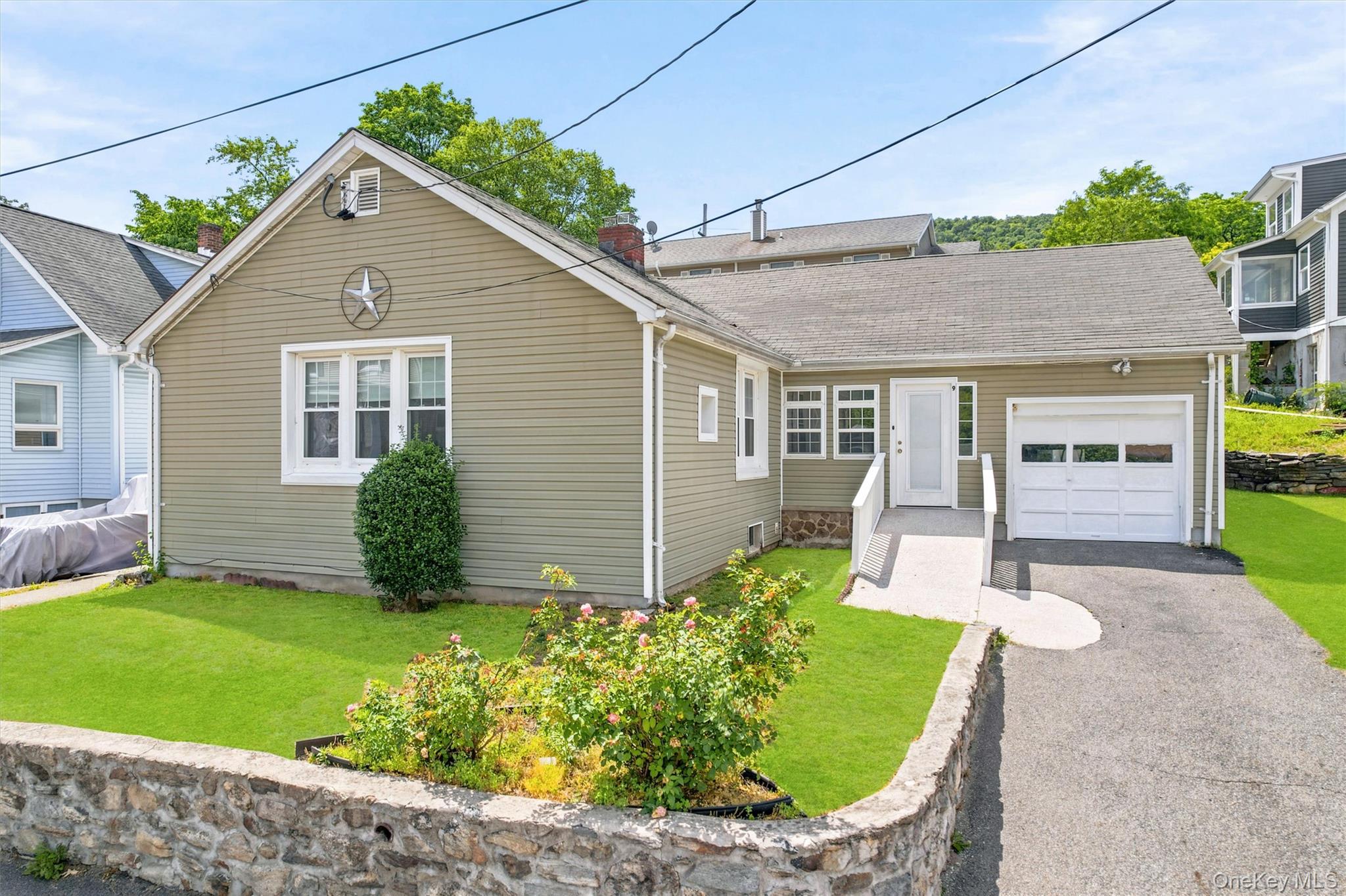 9 Hickory Street Property Photo 1