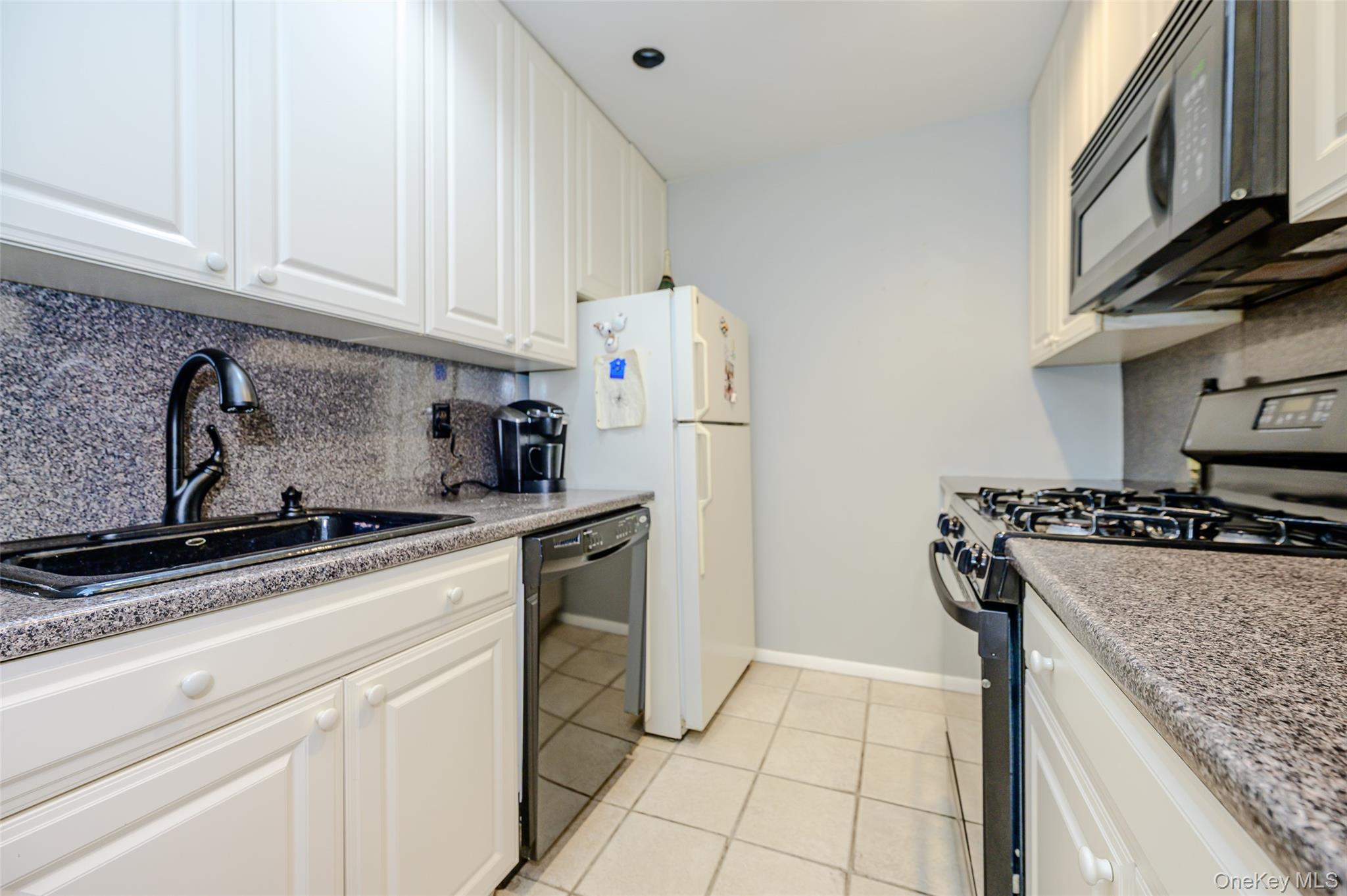 352 Central Avenue 10d Property Photo 7