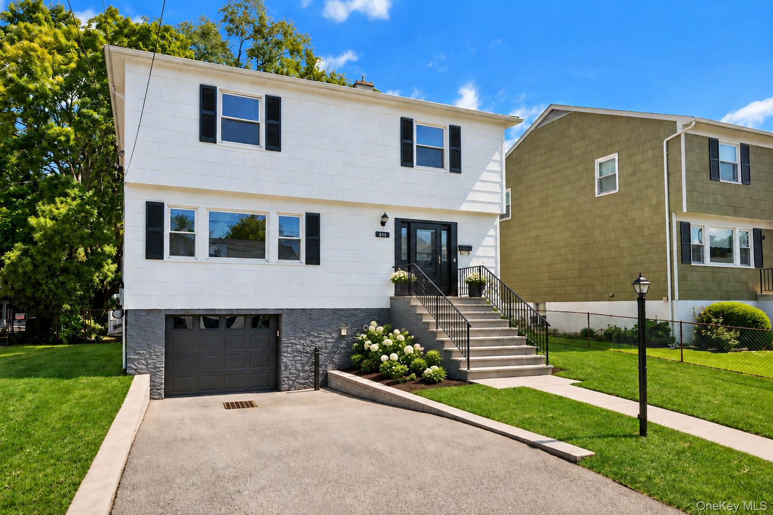 213 Florence Street Property Photo 1