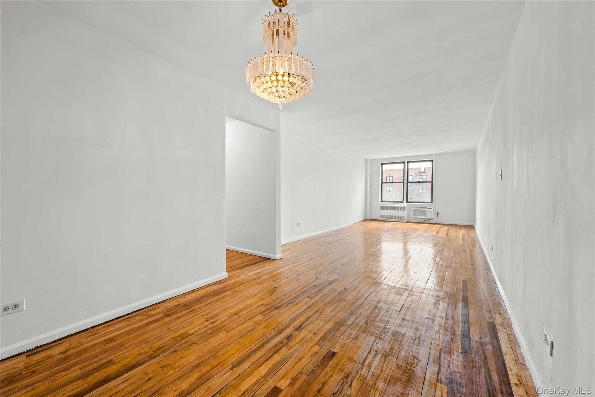 599 E 7th Street 5r Property Photo 5