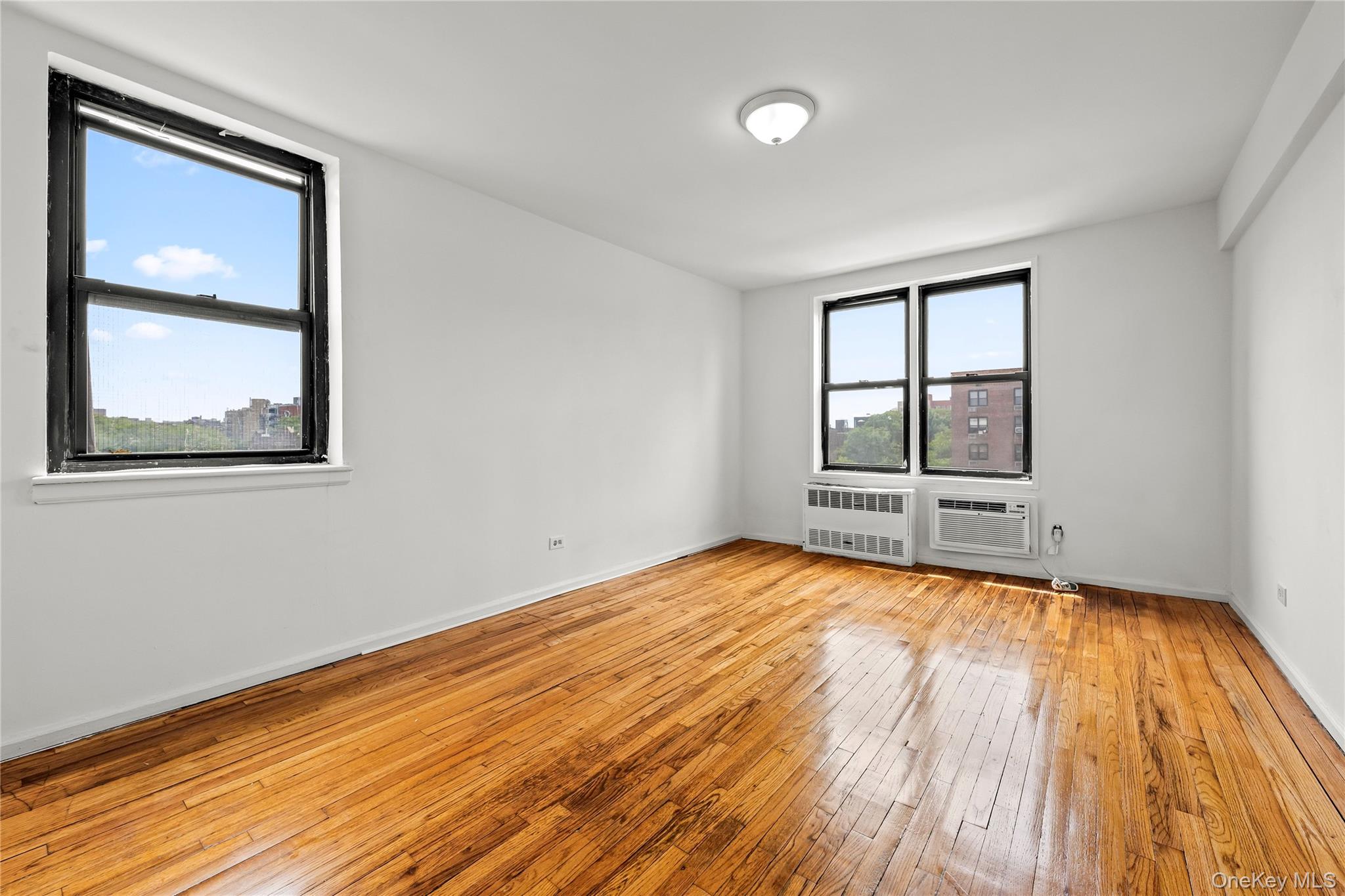 599 E 7th Street 5r Property Photo 7